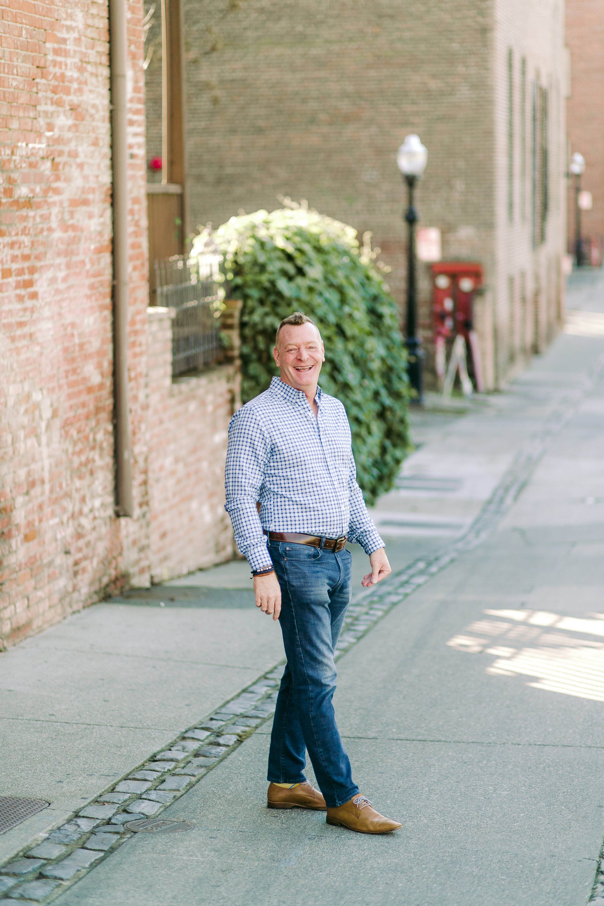 Headshots and action shots of business. Outdoor headshots, creative headshots professional. Granite Bay, Roseville, Lincoln, Rocklin, Auburn, Folsom, Sacramento.