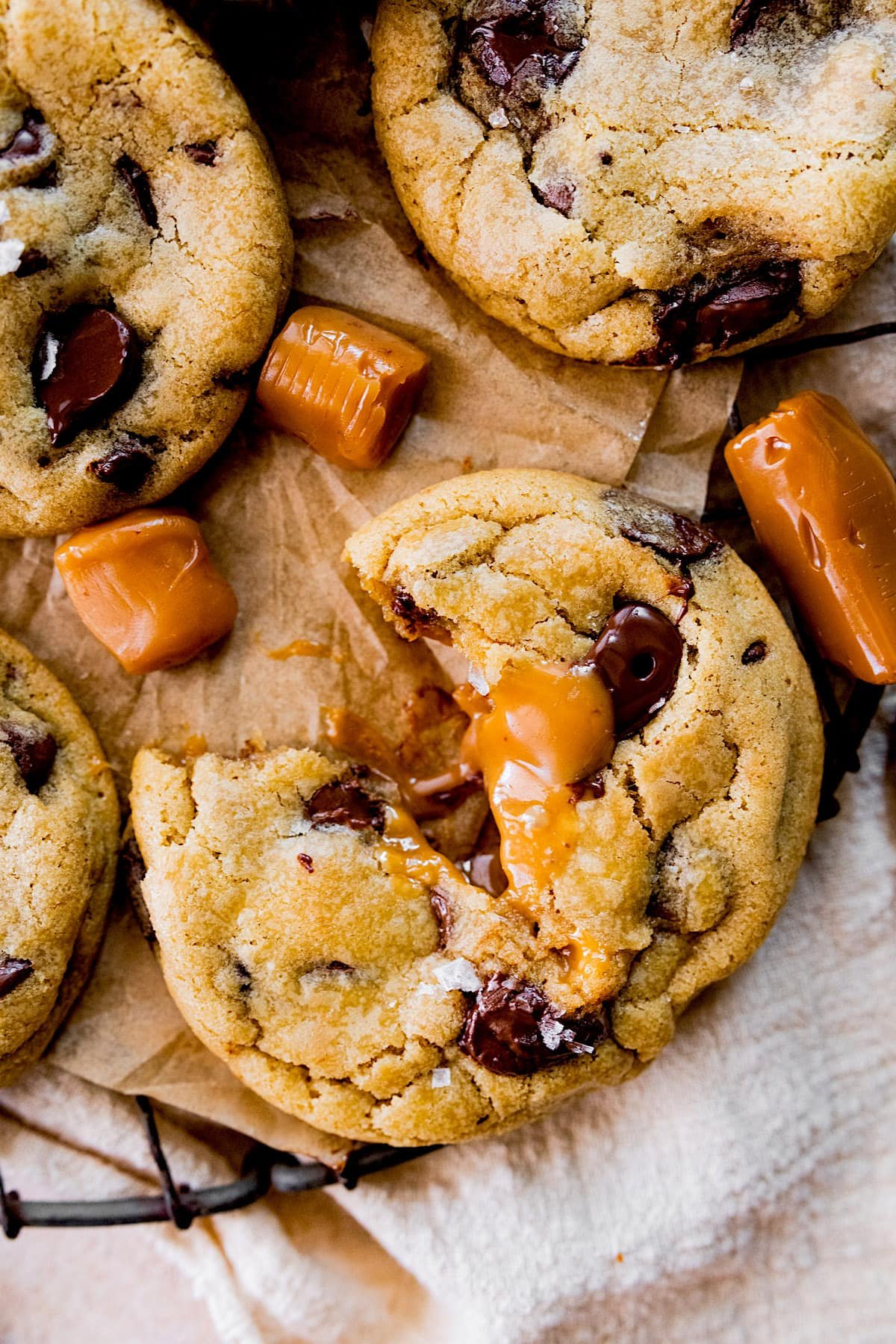Salted-Caramel-Chocolate-Chip-Cookies-20.jpg