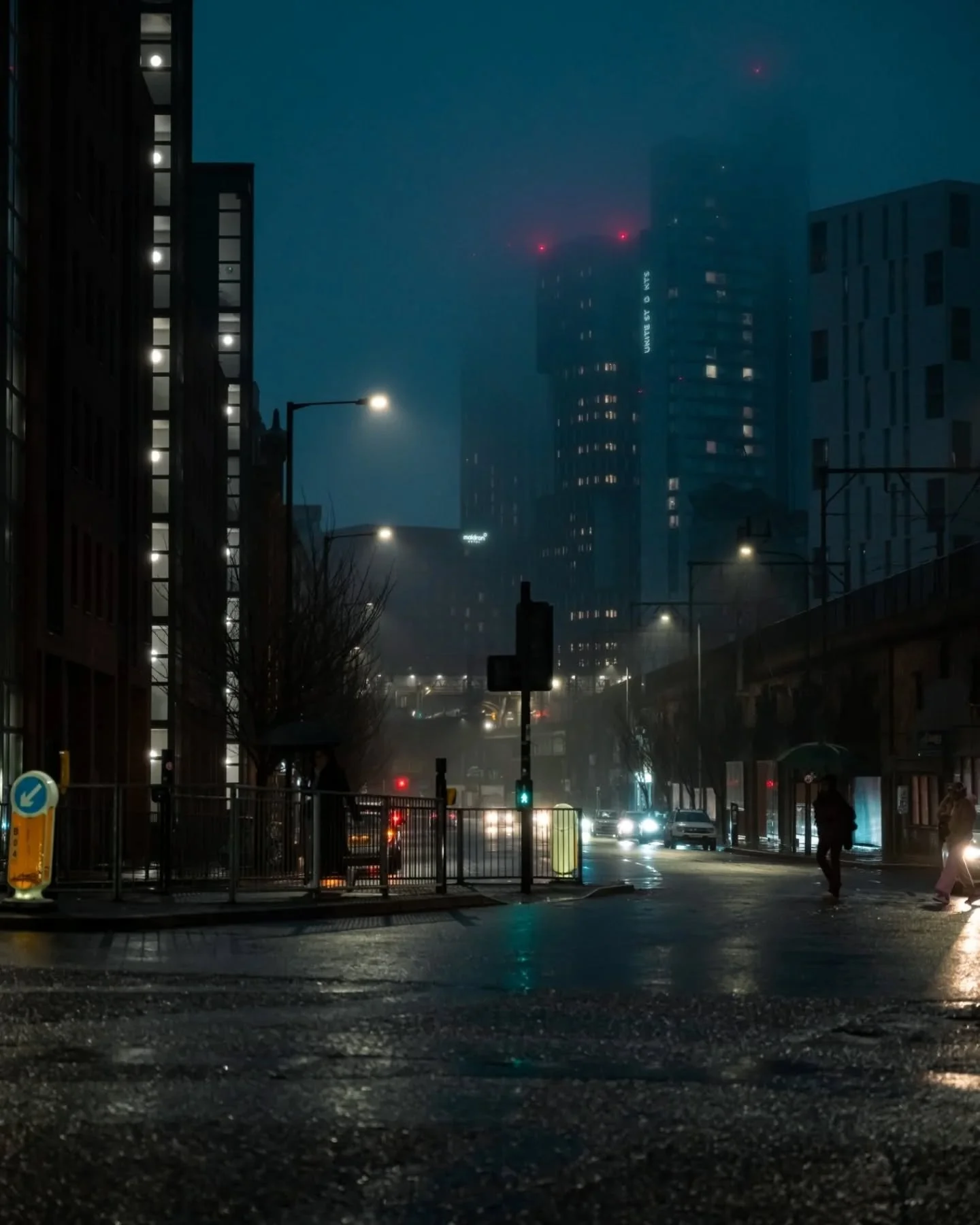 來之前就聽說曼城天氣很詭譎
心想台北boy還有甚麼沒見過
結果我太小看綿綿小雨的威力
我都懷疑地板有沒有乾過
時不時就來點雨來點雪
然後再出個太陽騙騙你

跟台灣相反的是
這裡比較冷的天氣反而是有太陽的

關於太冷生病那就是另一個故事了
#manchester

Before coming here, I&rsquo;d heard that Manchester&rsquo;s weather was unpredictable.
I thought, as a Taipei boy, I&r