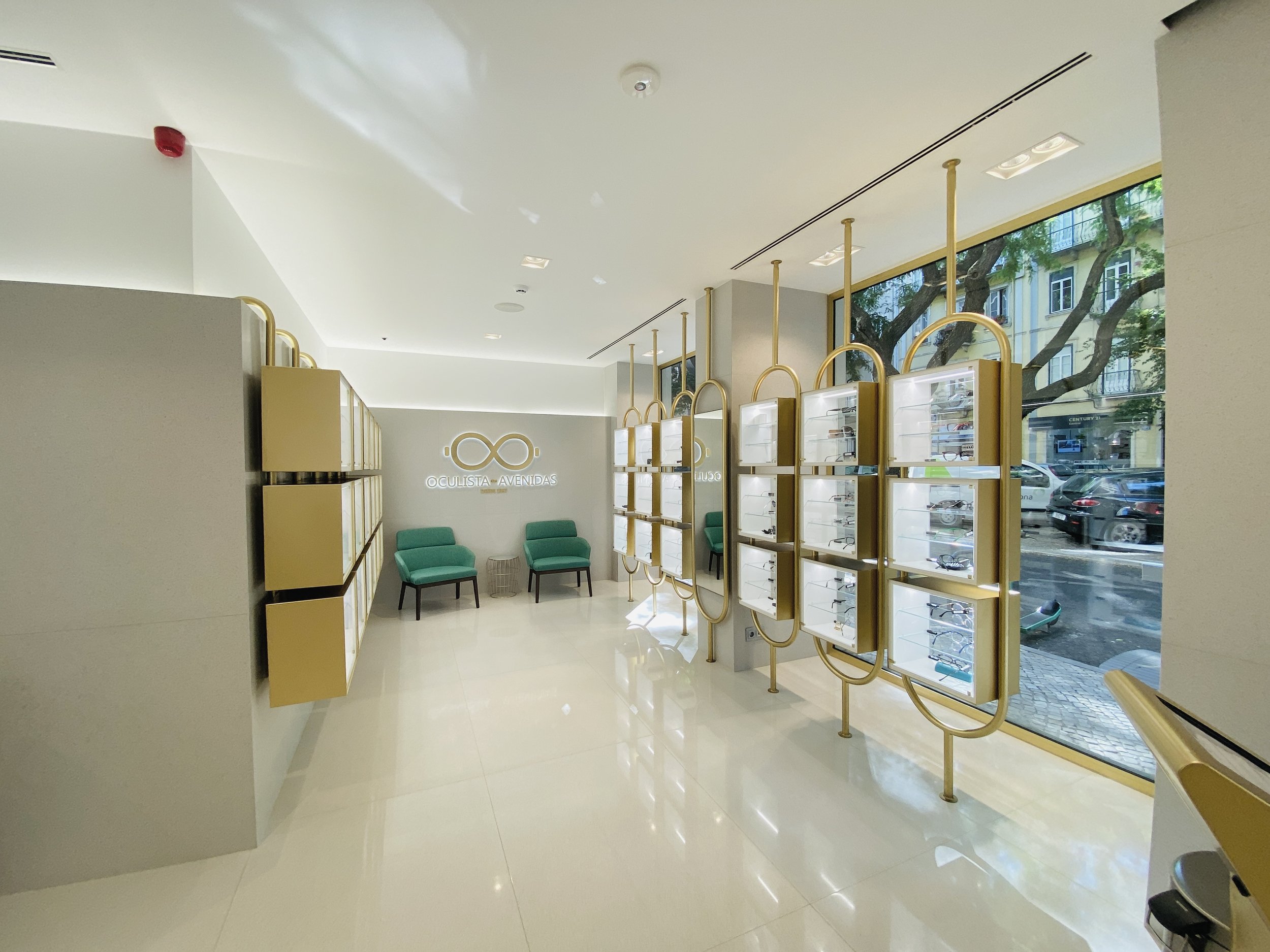 OCULISTA AVENIDAS OPTICAL STORE IN AVENIDA 5 DE OUTUBRO 5