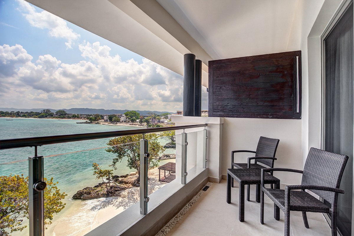 rng_hideaway_junior_suite_ocean_view_9-6253214c97e6c.jpg