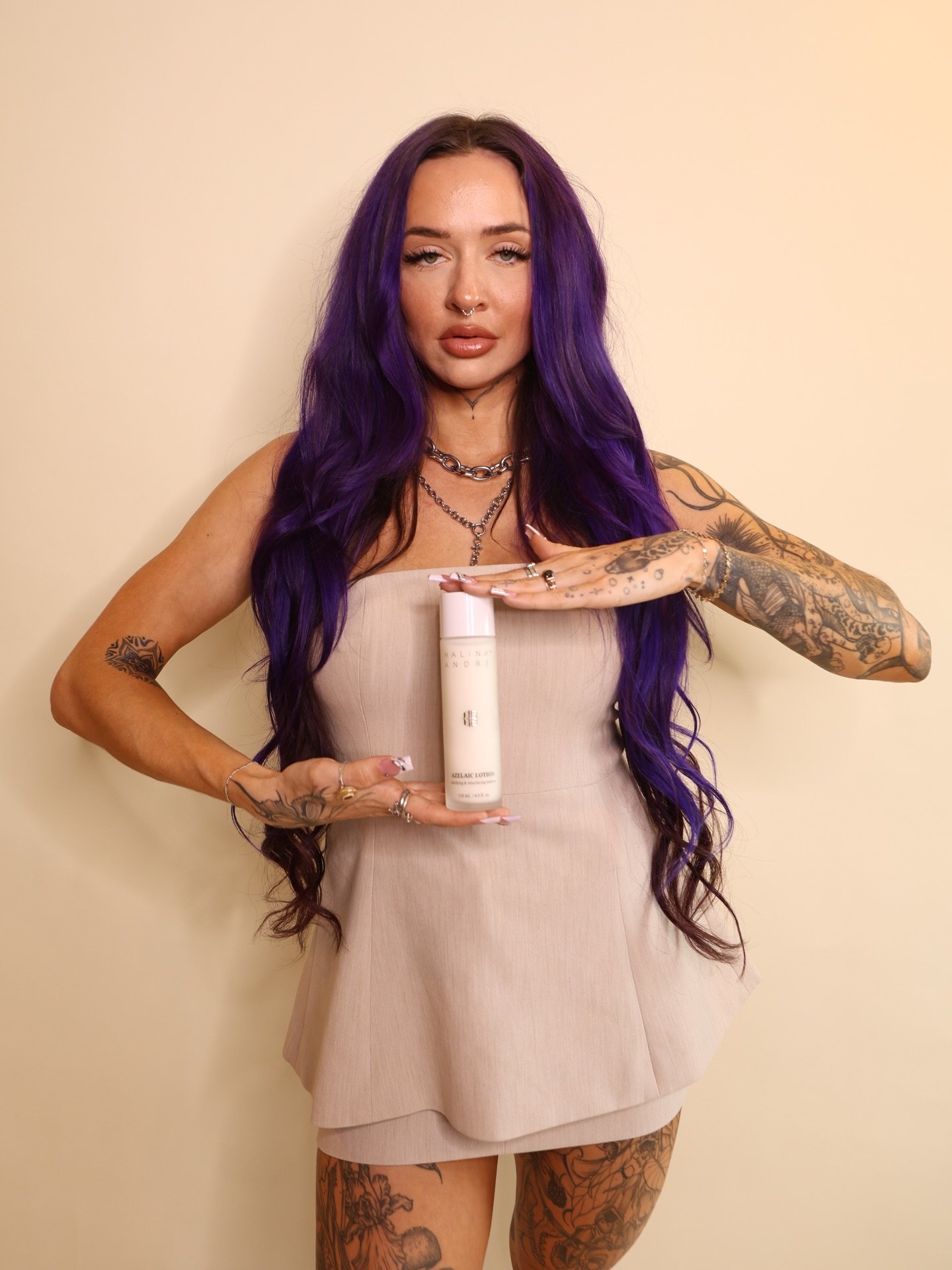 Completely unedited &amp; shot in a living room with beautiful lighting🙂&zwj;↕️

The older I get, the deeper I fall into a bath of unapologetic realness. No over-editing, no overthinking, no trying to be palatable for everyone. Just me. 🧚&zwj;♀️ &a