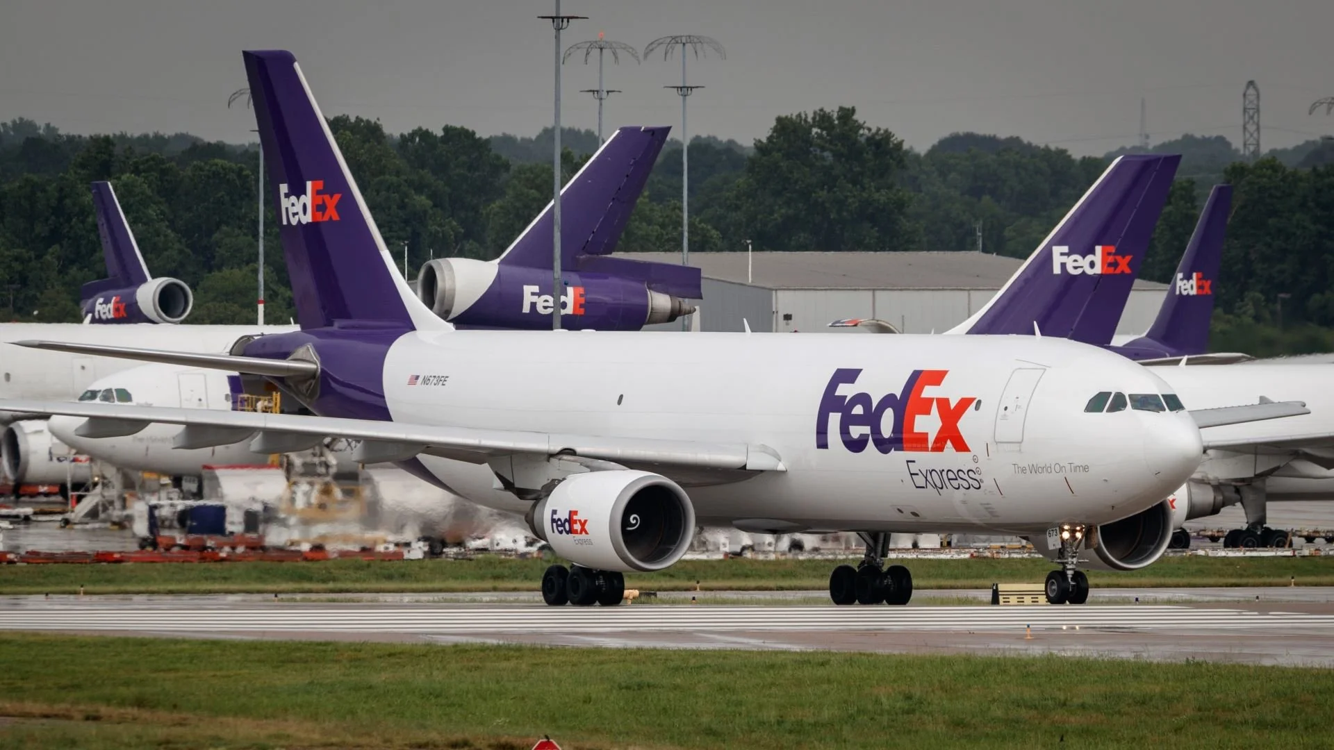 FedEx Express: The Hub-and-Spoke That Runs Global Trade