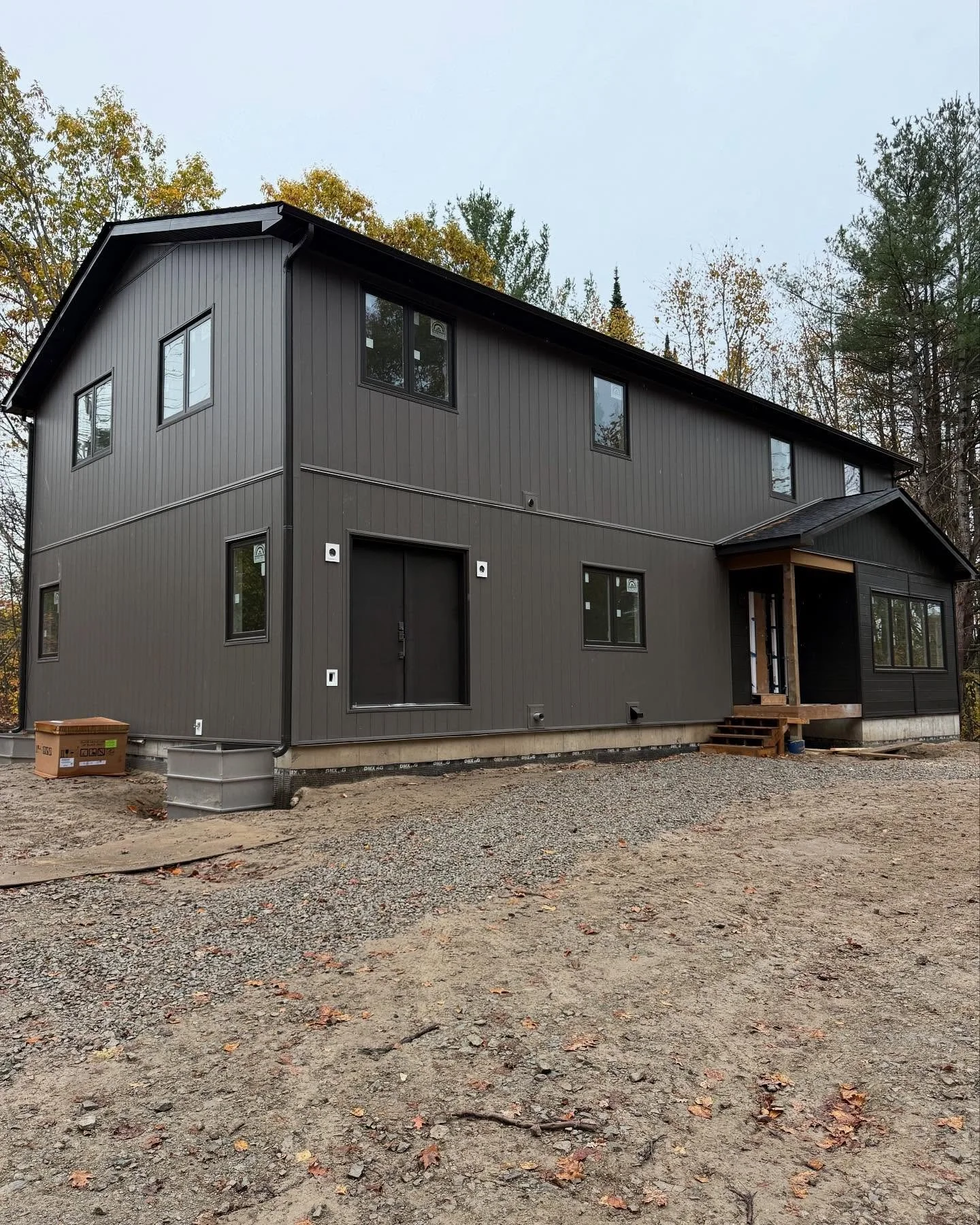 We put the finishing touches on this custom build today for @millsbuilder with some 5&rdquo; seamless gutters and a Double Pro gutter guard system. It was the perfect day for it as we got to see our work in action with the rain!

The crew killed it o