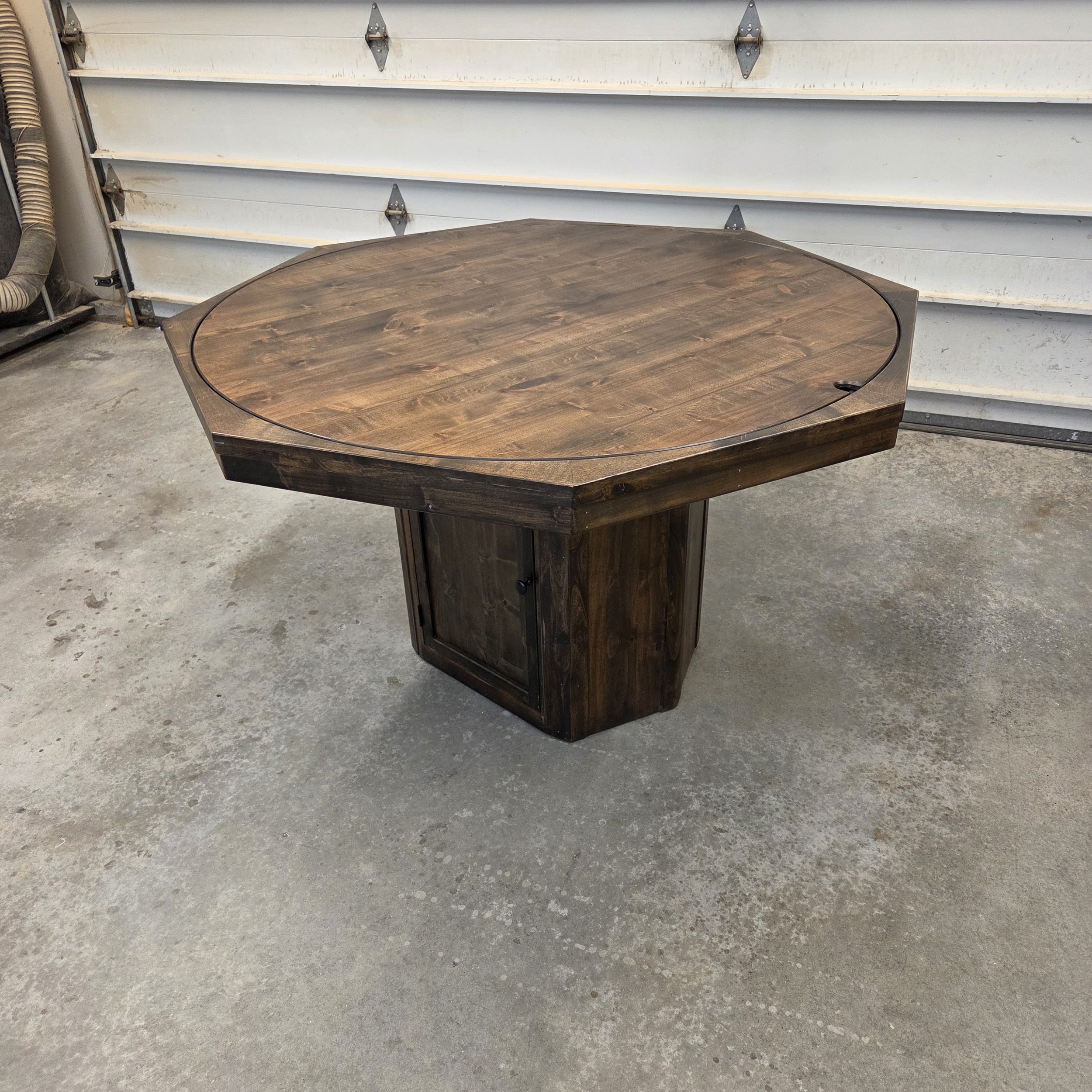 Knotty Alder Poker/ Games Table
