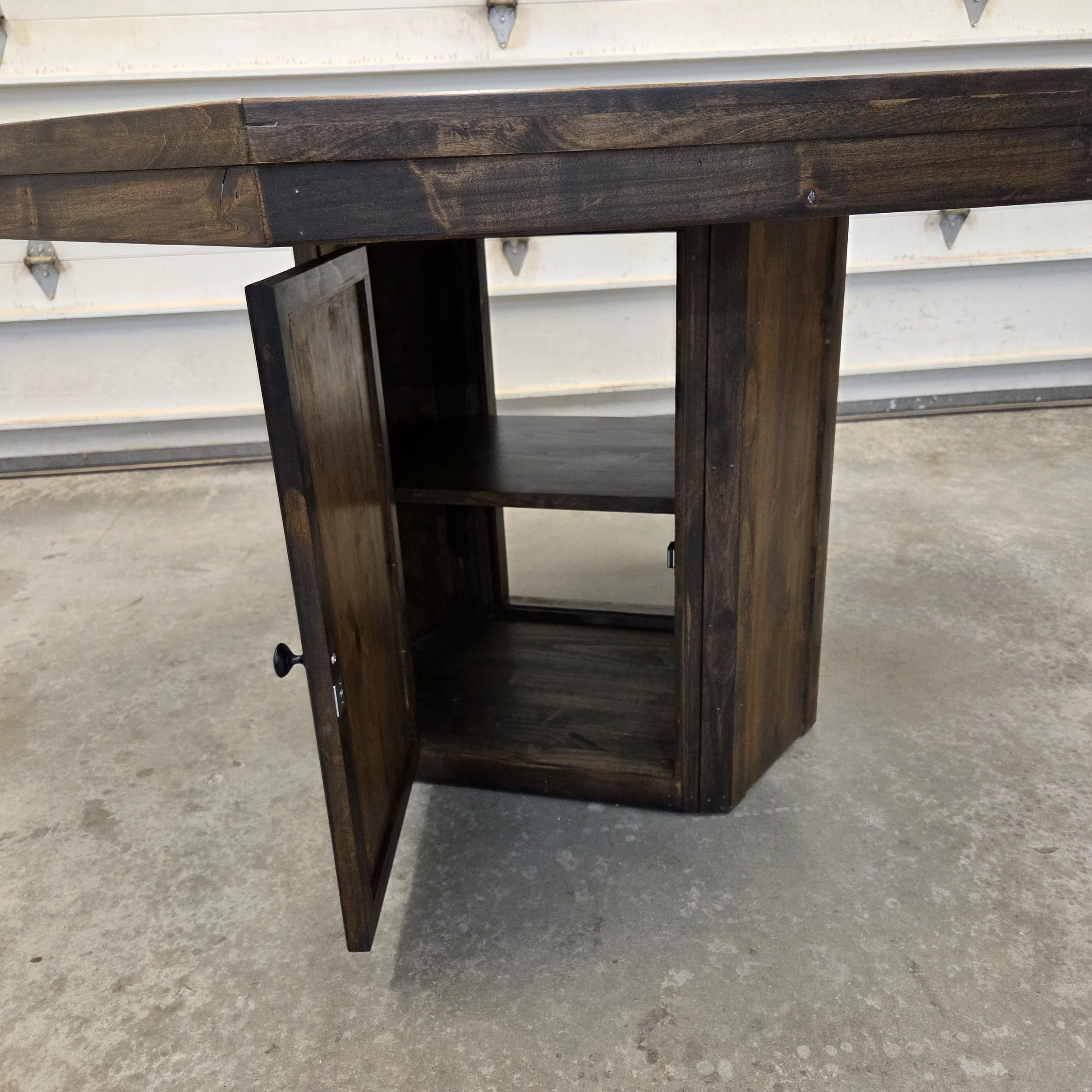 Knotty Alder Poker/ Games Table