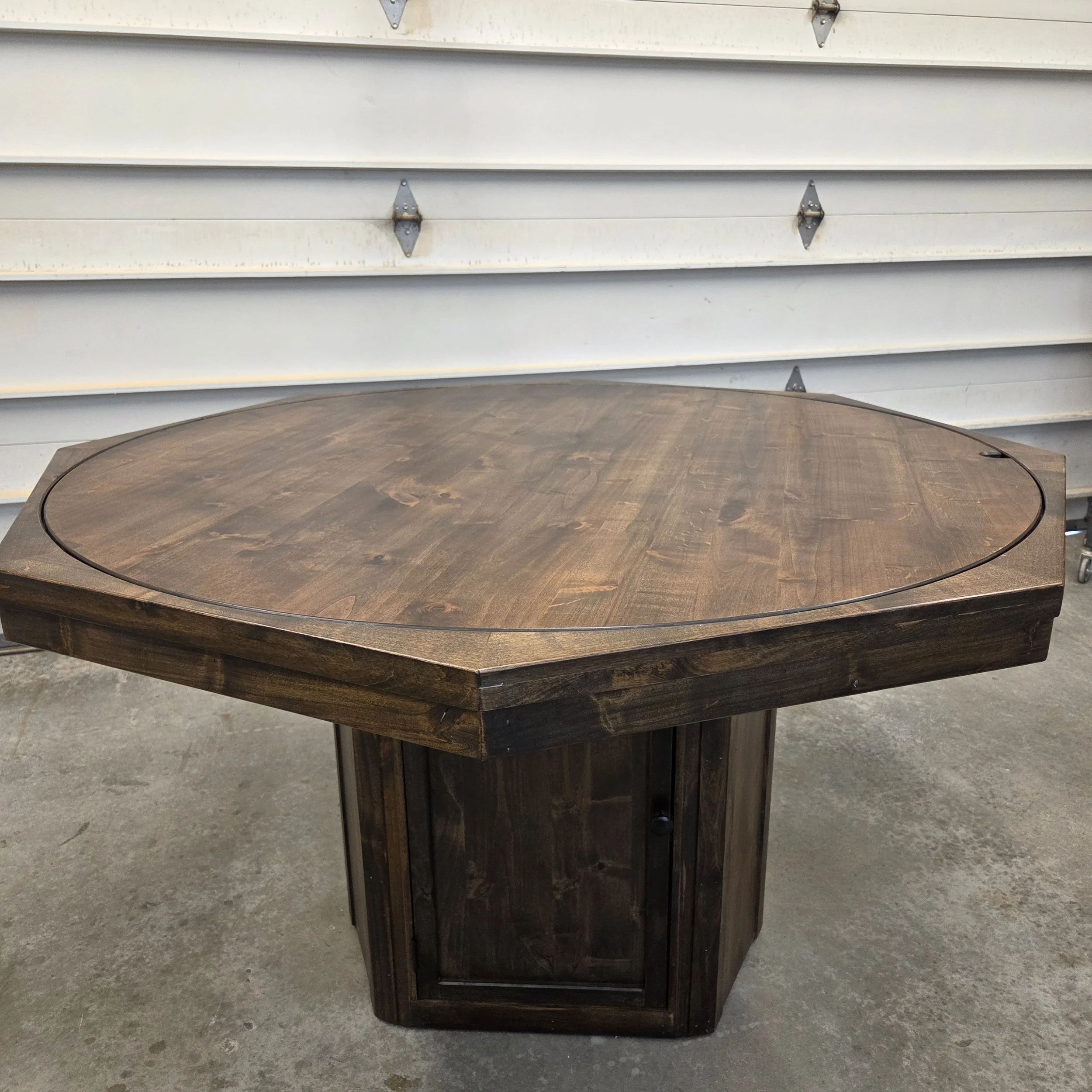 Knotty Alder Poker/ Games Table