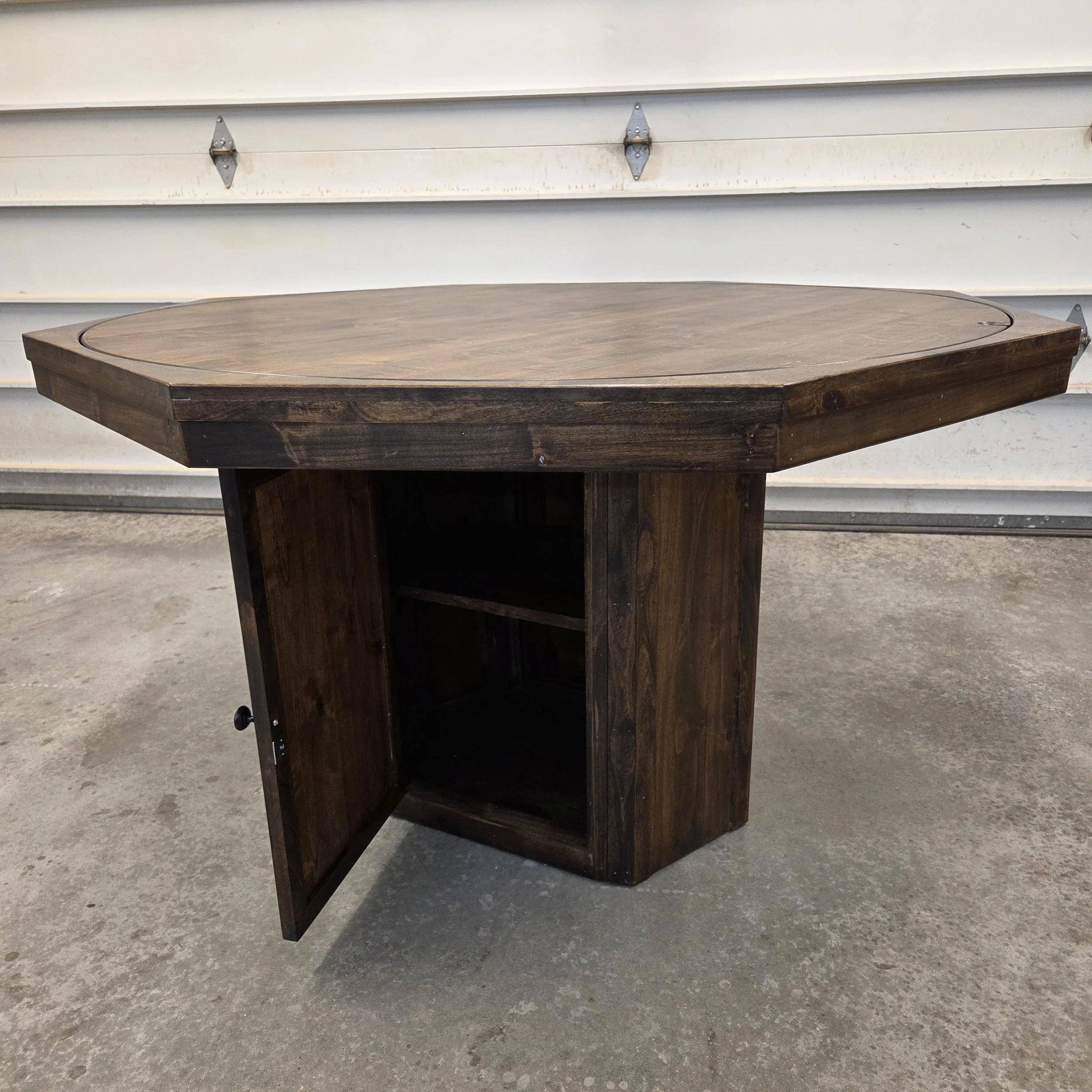 Knotty Alder Poker/ Games Table