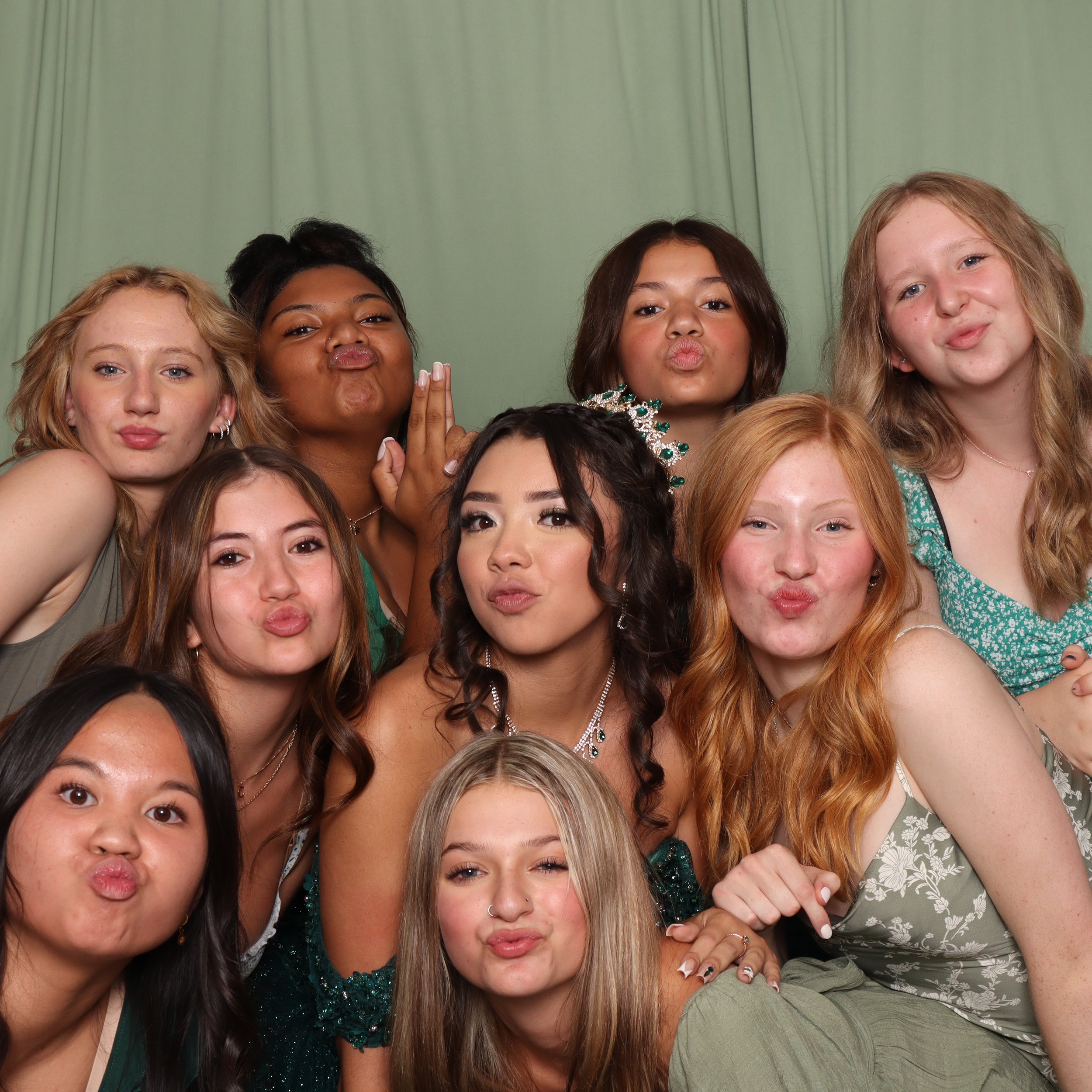 Vanessas_Quinceaera_photo_20240726_Time-210710_5u76a2.jpeg