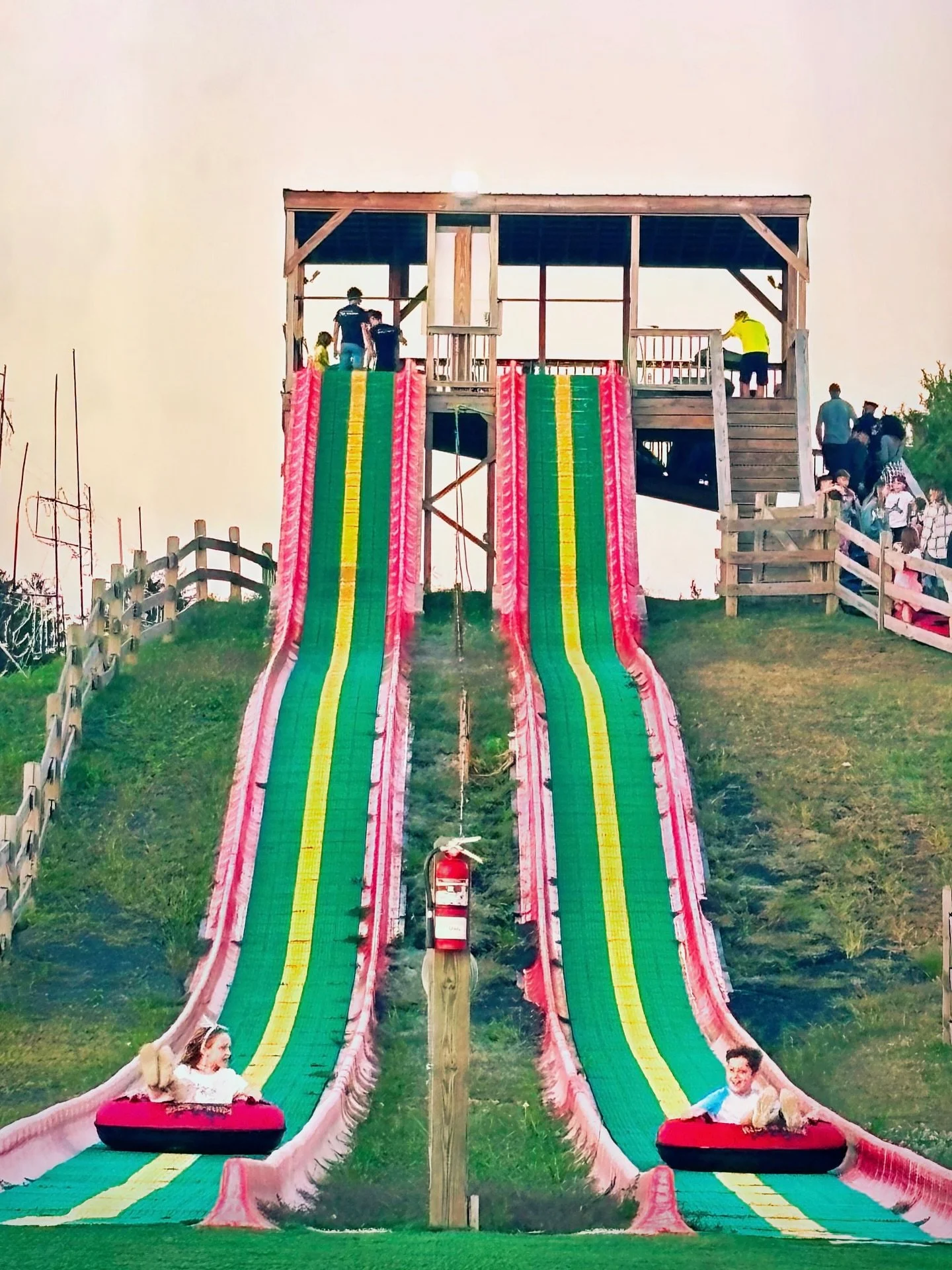 No one captures a moment quite like @thedudewhopaints with @lklatka 🧡💛💚❤️