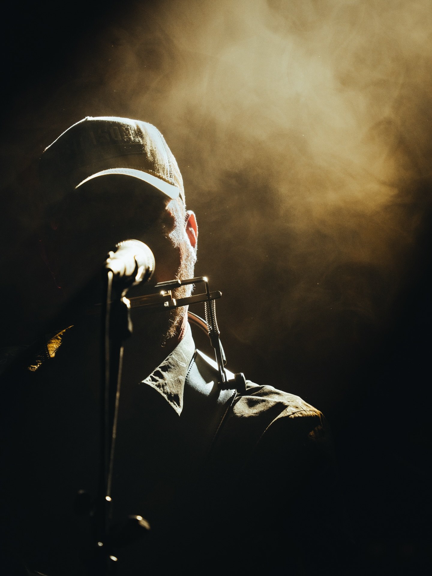 Deuxi&egrave;me partie de la s&eacute;rie portant sur le concert de @_jarl_music_ au @letrabendo !!
&bull;
&bull;
&bull;
&bull;
&bull;
#live #country #rock #concert #trabendo