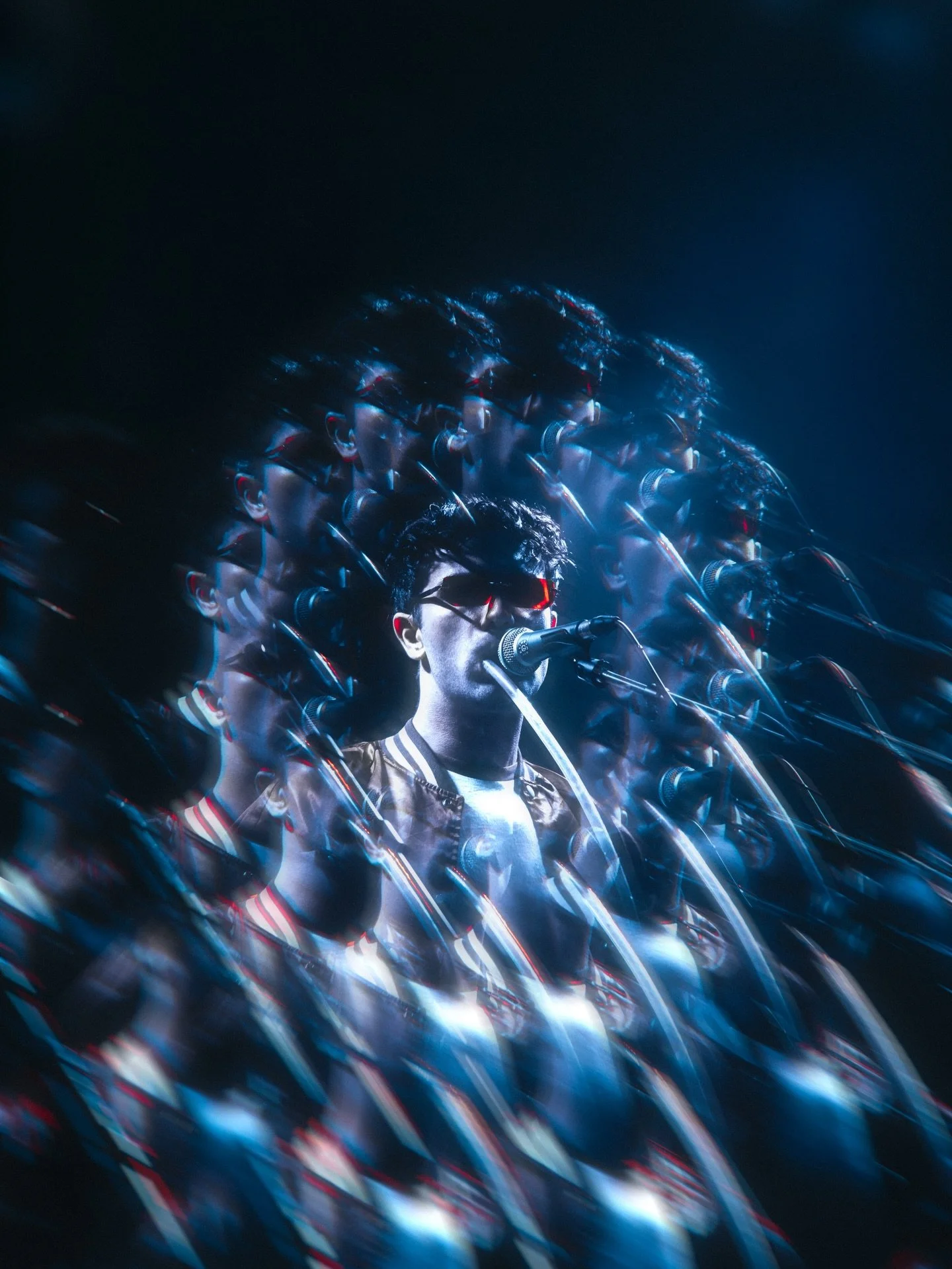 2&egrave;me partie pour @hudge.music &agrave; @lesucrelyon !!
Beaucoup de nouveaux tests sur les retouches, j&rsquo;esp&egrave;re que vous kiffez 👀
&bull;
&bull;
&bull;
#80s #electro #concert #live #concerts