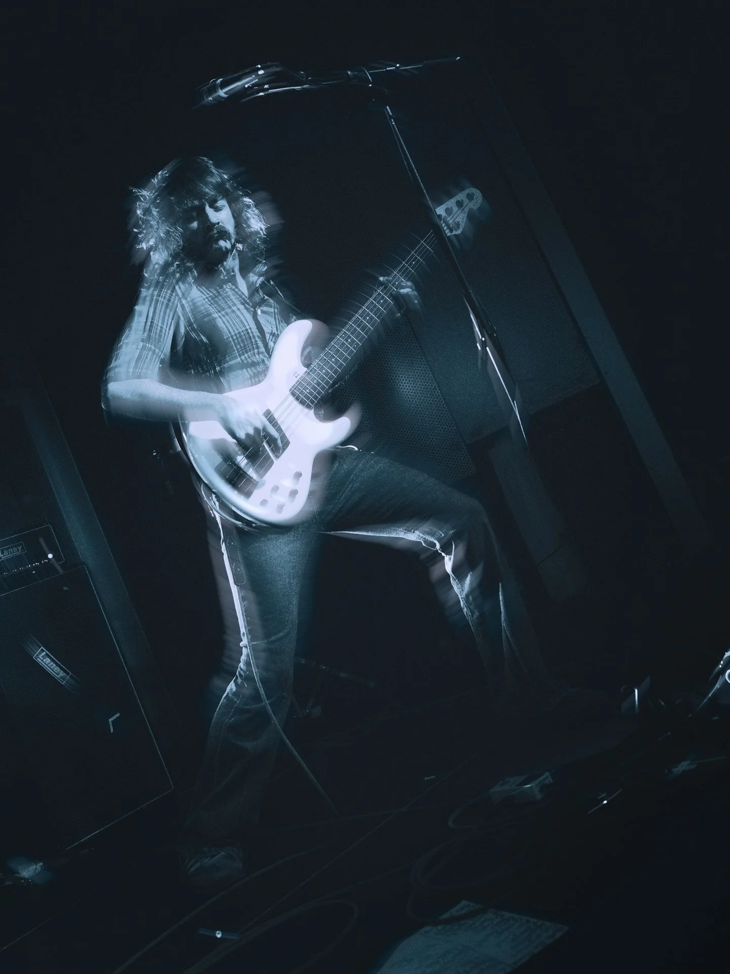 Et la premi&egrave;re serie sur @highfademusic lors de leur passage au @lesucrelyon !!
C&rsquo;&eacute;tait une soir&eacute;e dingue, h&acirc;te de partager les prochaines photos 👀
&bull;
&bull;
&bull;
#highfade #concert #live #funk #concerts