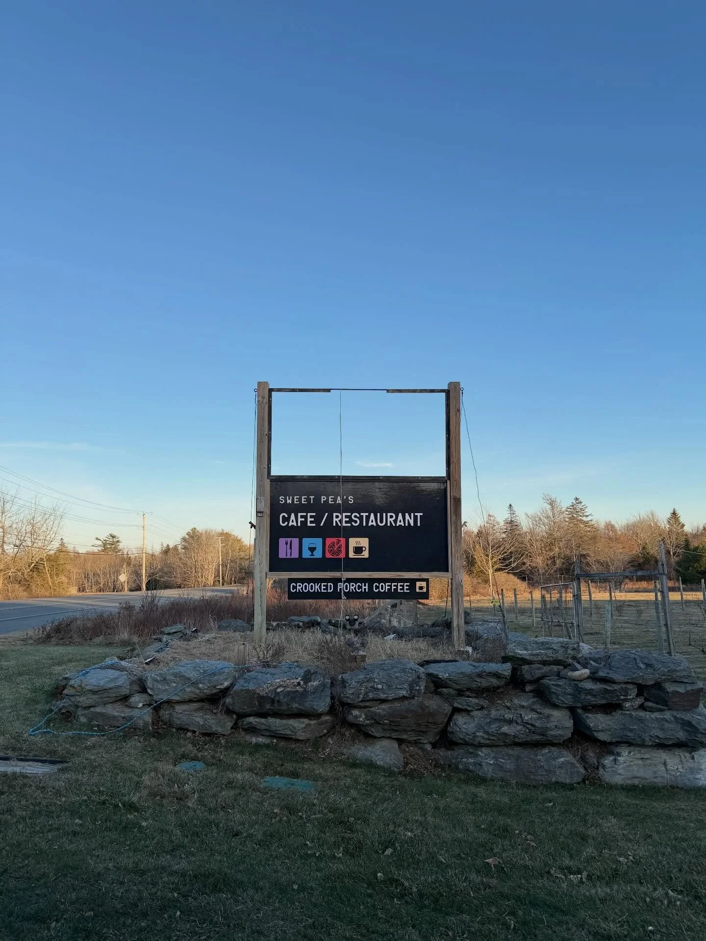 If you&rsquo;re driving by don&rsquo;t panic! We are getting ready for the whole new year, new me situation. Stay tuned&hellip;

#barharborwinery #wine #winery #maine #supportlocal