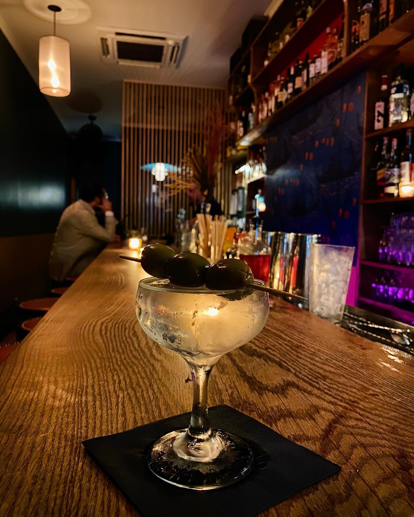 I would highly recommend a martini tonight. @mrrenehidalgo makes a great one. ❤️