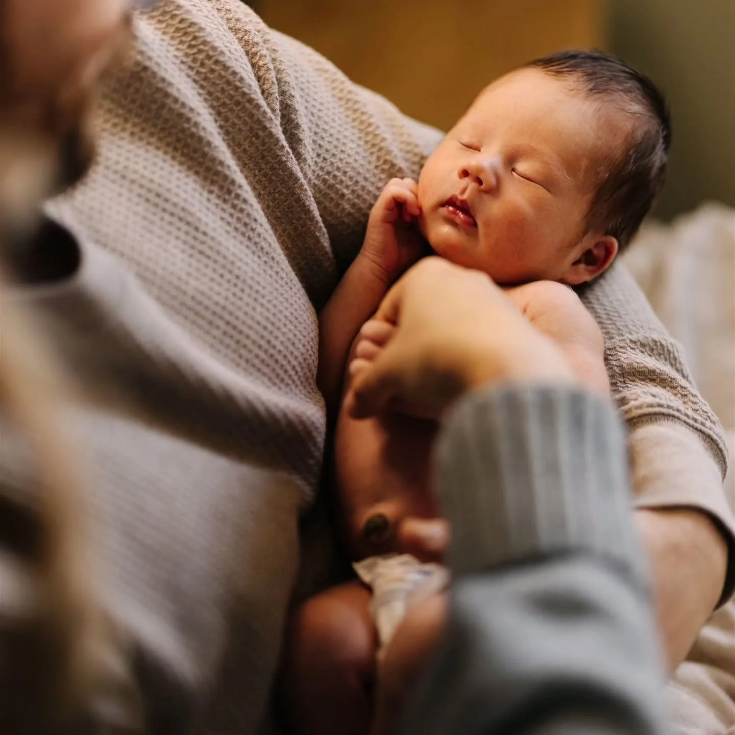 The newborn stage is so short, which is honestly so sad. I can never get enough of the little newborn scrunches, tiny toes, and squeals. It never really feels long enough.

PS if you're a dog lover, swipe to the last two pictures.
