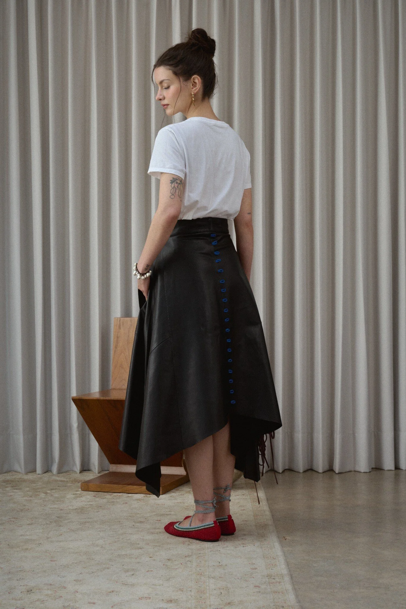 05_Dave_Skirt_Black_Blue_Back.jpg