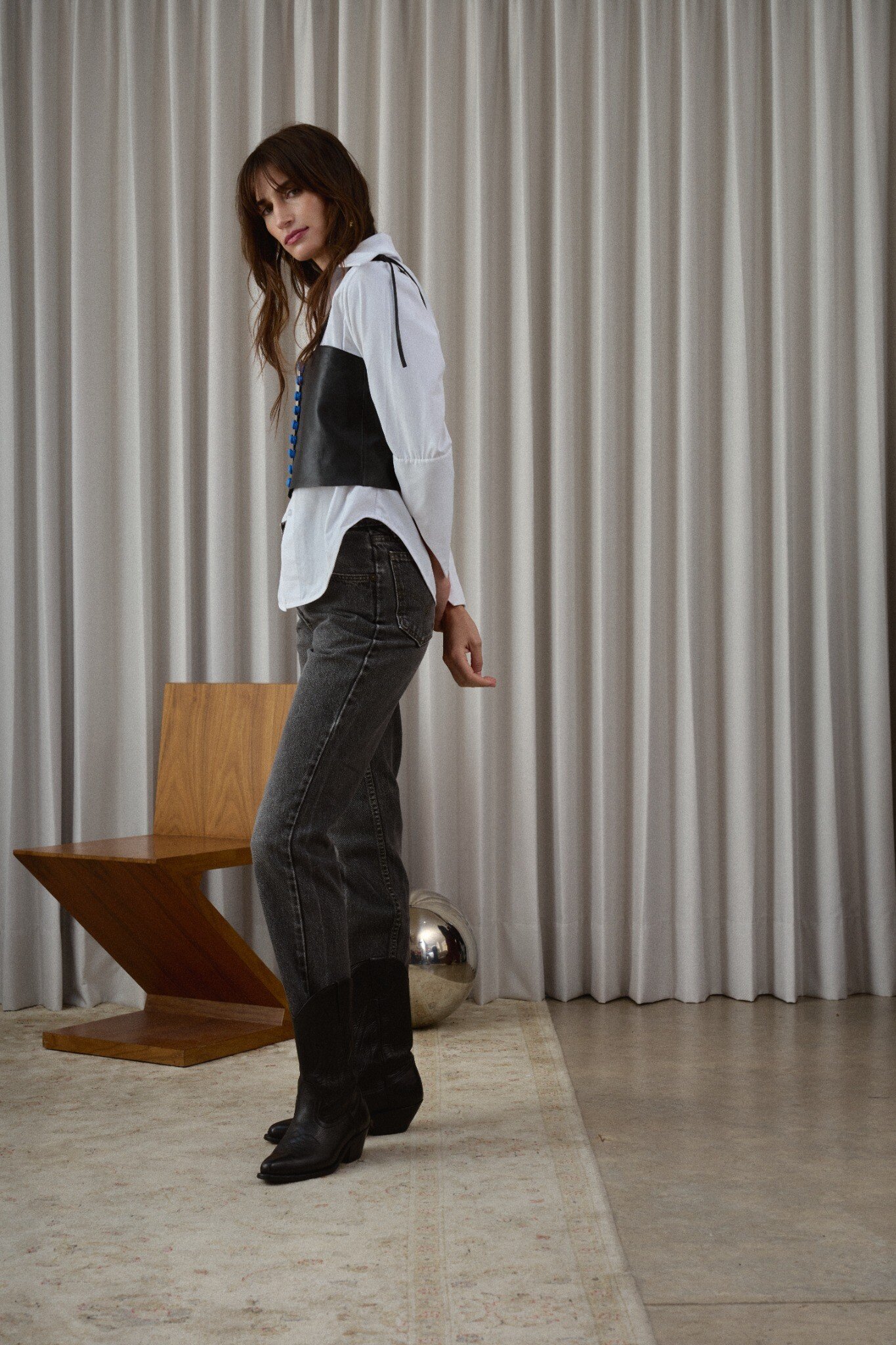 04_Judy_Top_Black_Blue_Side.jpg