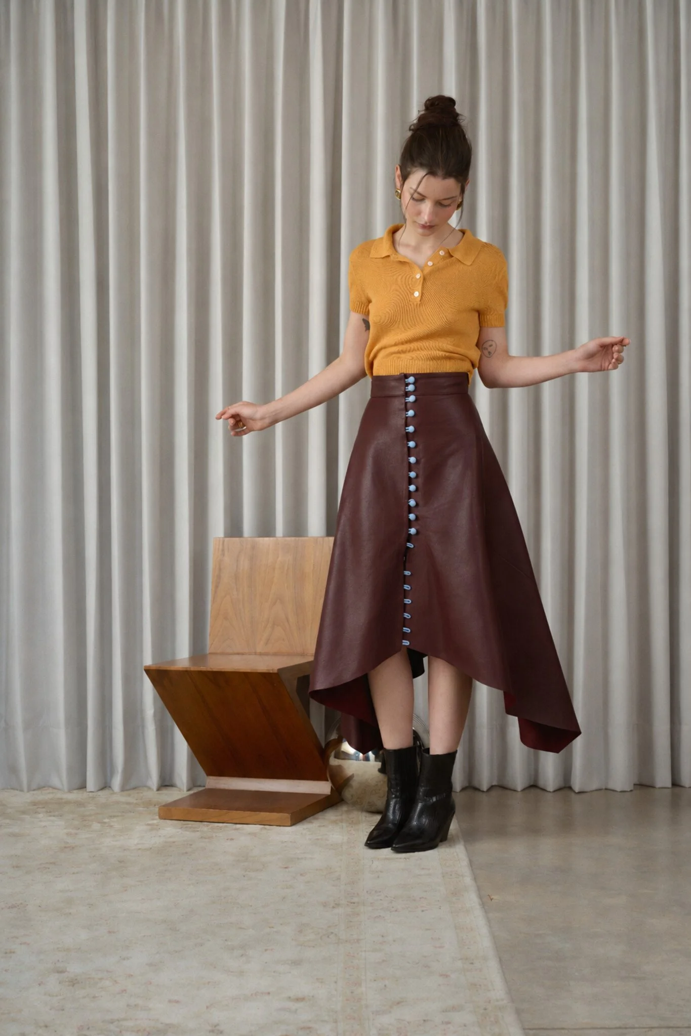 02_Dave_Skirt_Red_Wine_Styling.jpg