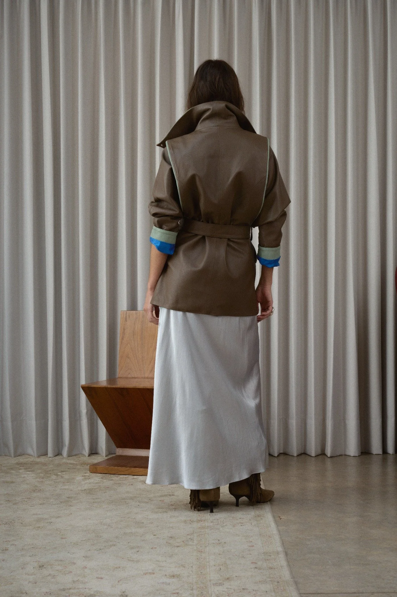 04_Carol_Jacket_Army_Emily_Green_Back.jpg