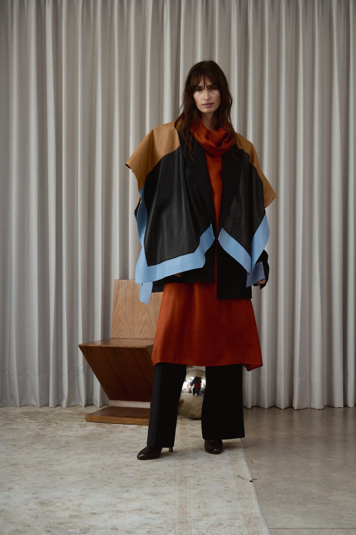 Poncho Contorno — Maple / Black / Baby Blue