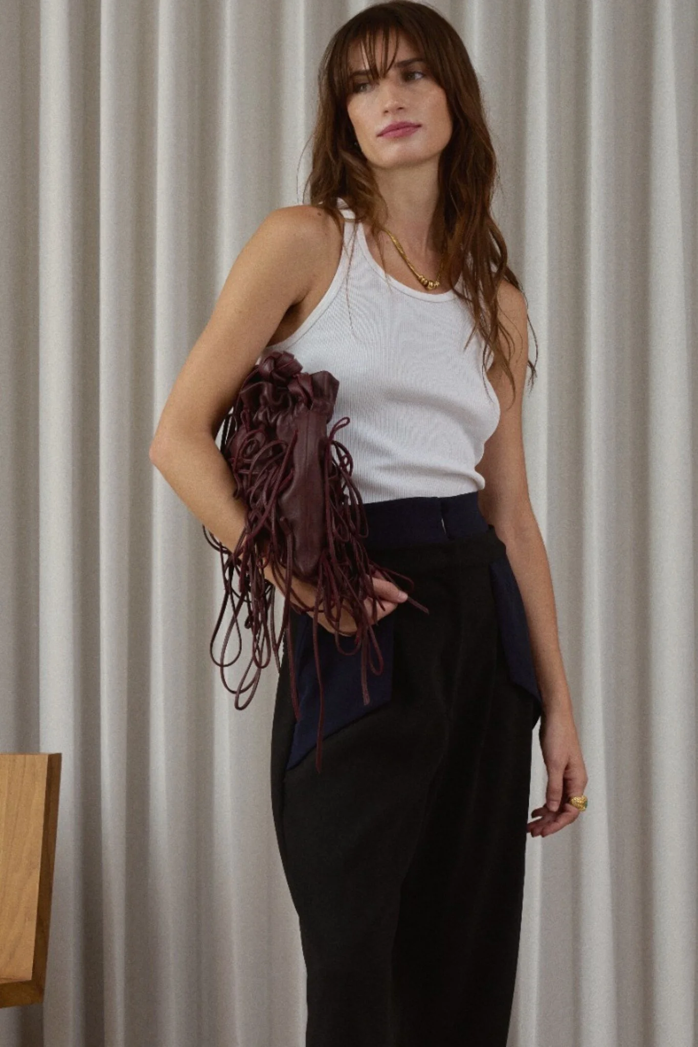 03_Morralito_Bag_Red_Wine_Underarm.jpg