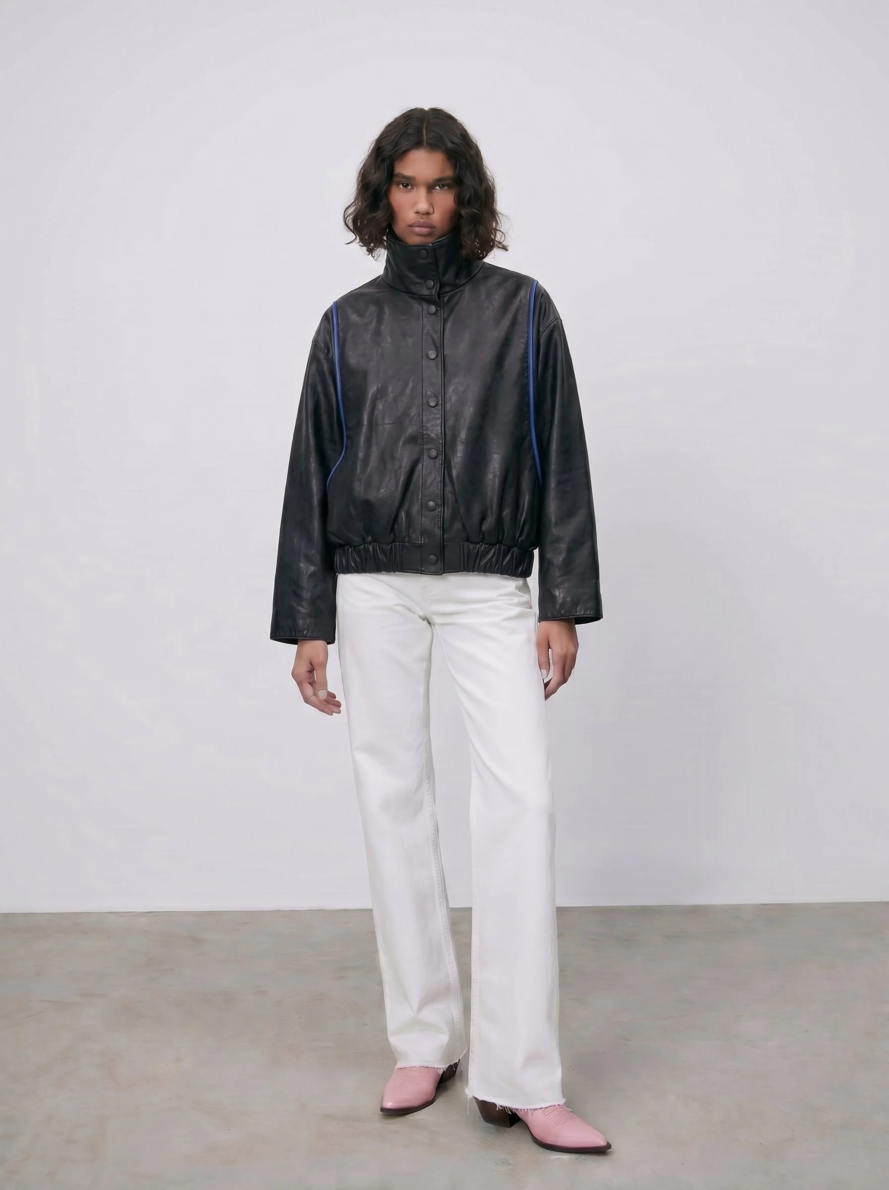 Carol bomber jacket blk look 2.png