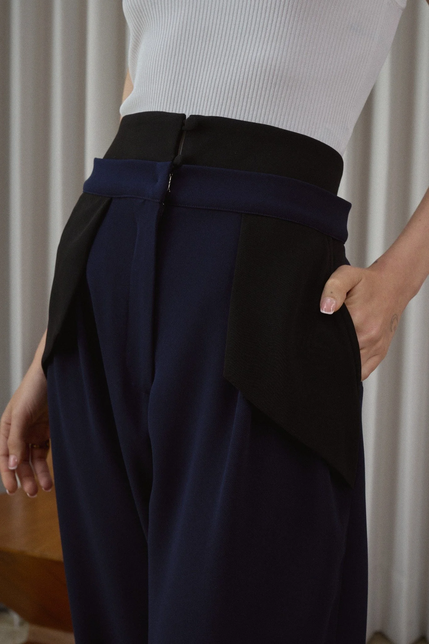 01_Double_Waistband_Pants_Navy_Black_Principal.jpg