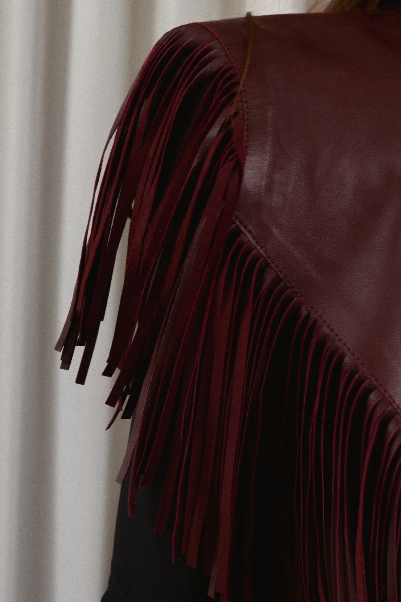 05_Mini_Leather_Cape_Red_Wine_Detail.jpg