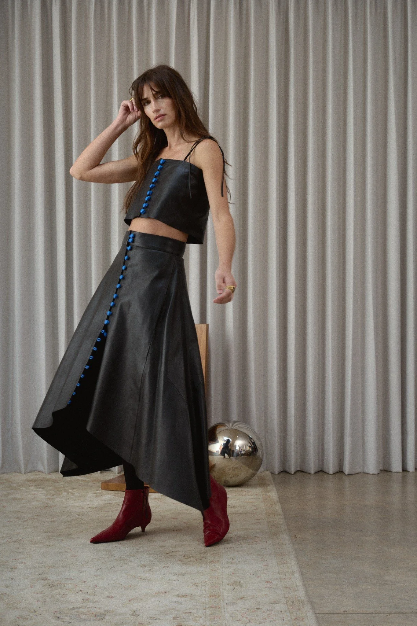 01_Dave_Skirt_Black_Blue_Principal.jpg