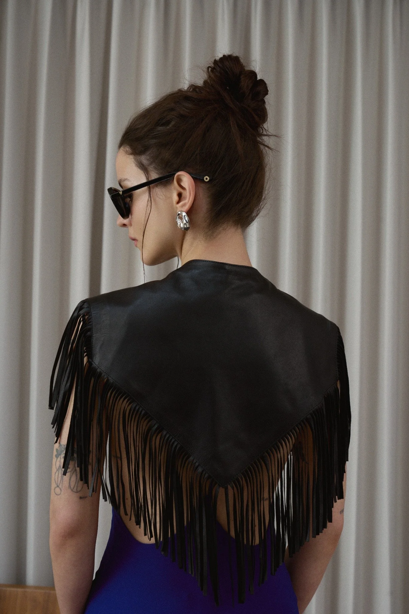 04_Mini_Leather_Cape_Black_Back.jpg