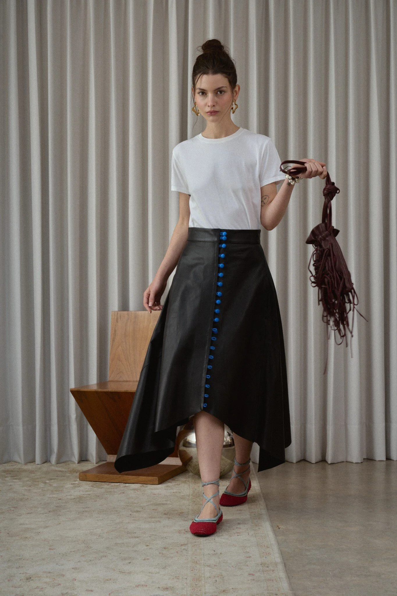02_Dave_Skirt_Black_Blue_Front.jpg