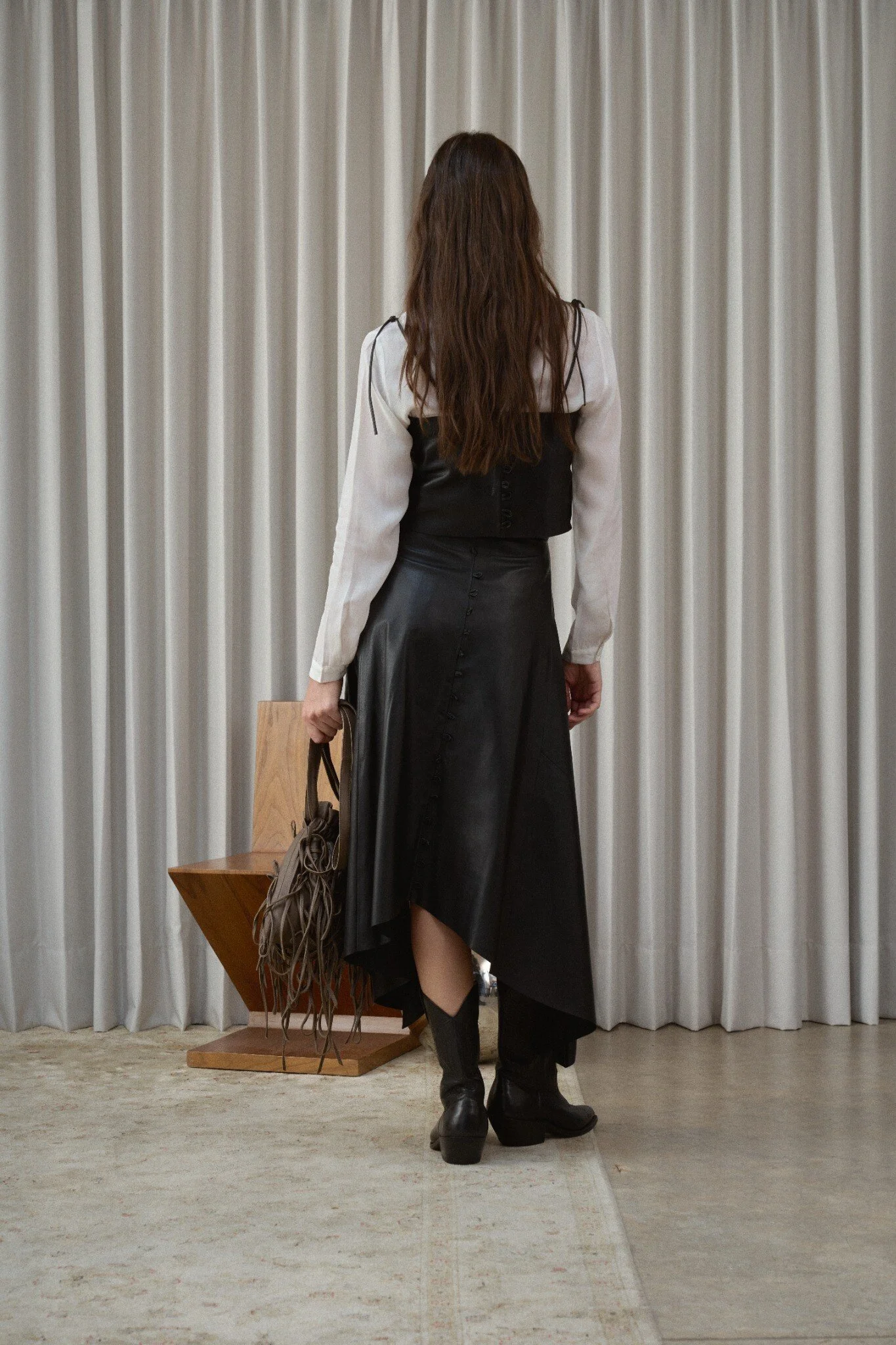 05_Dave_Skirt_Black_Back.jpg