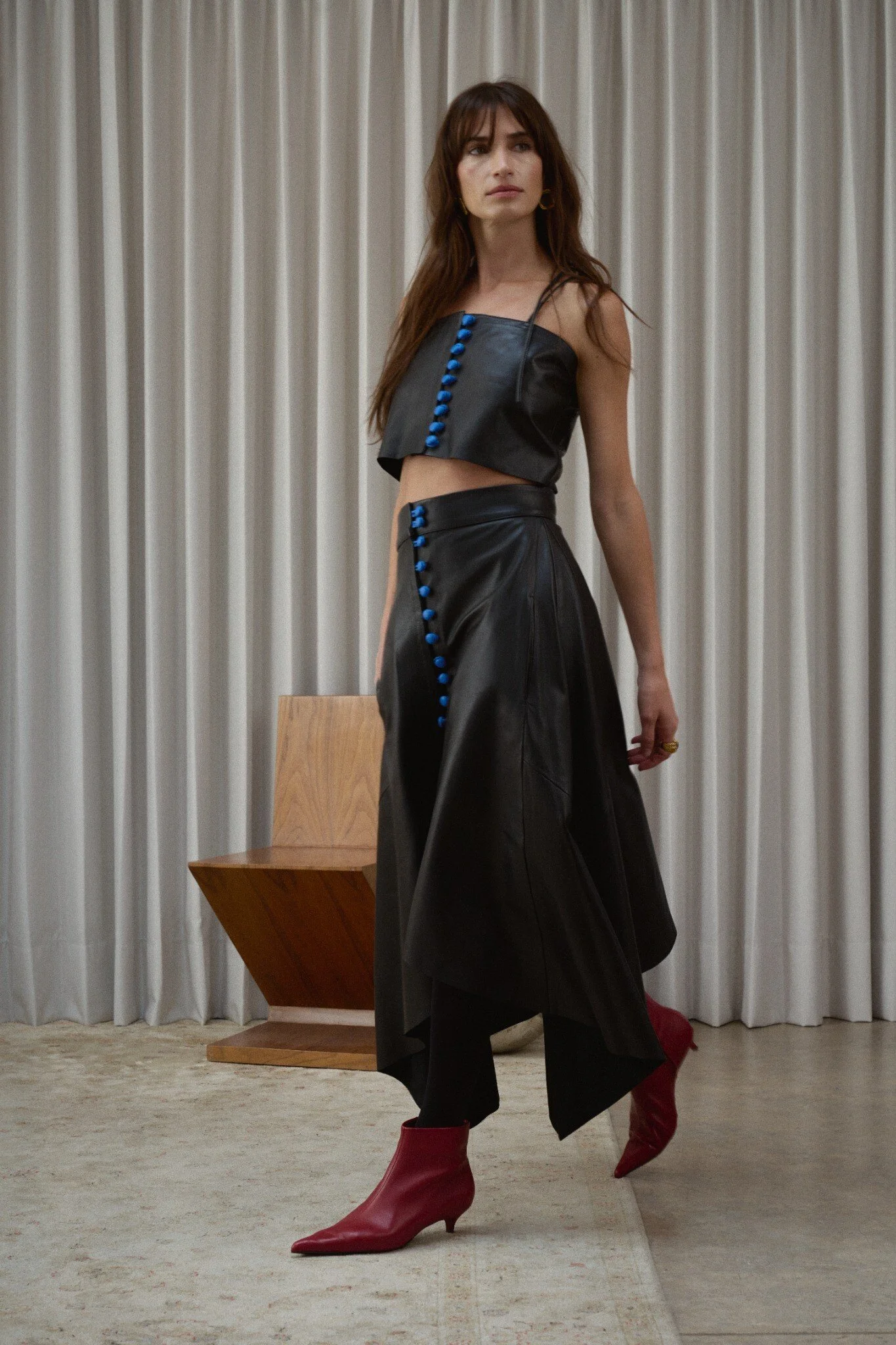 04_Dave_Skirt_Black_Blue_Side.jpg