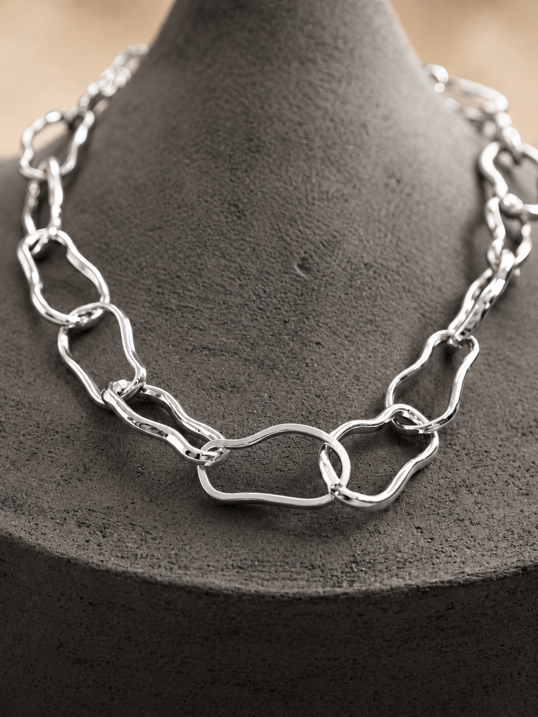 Collar No.18