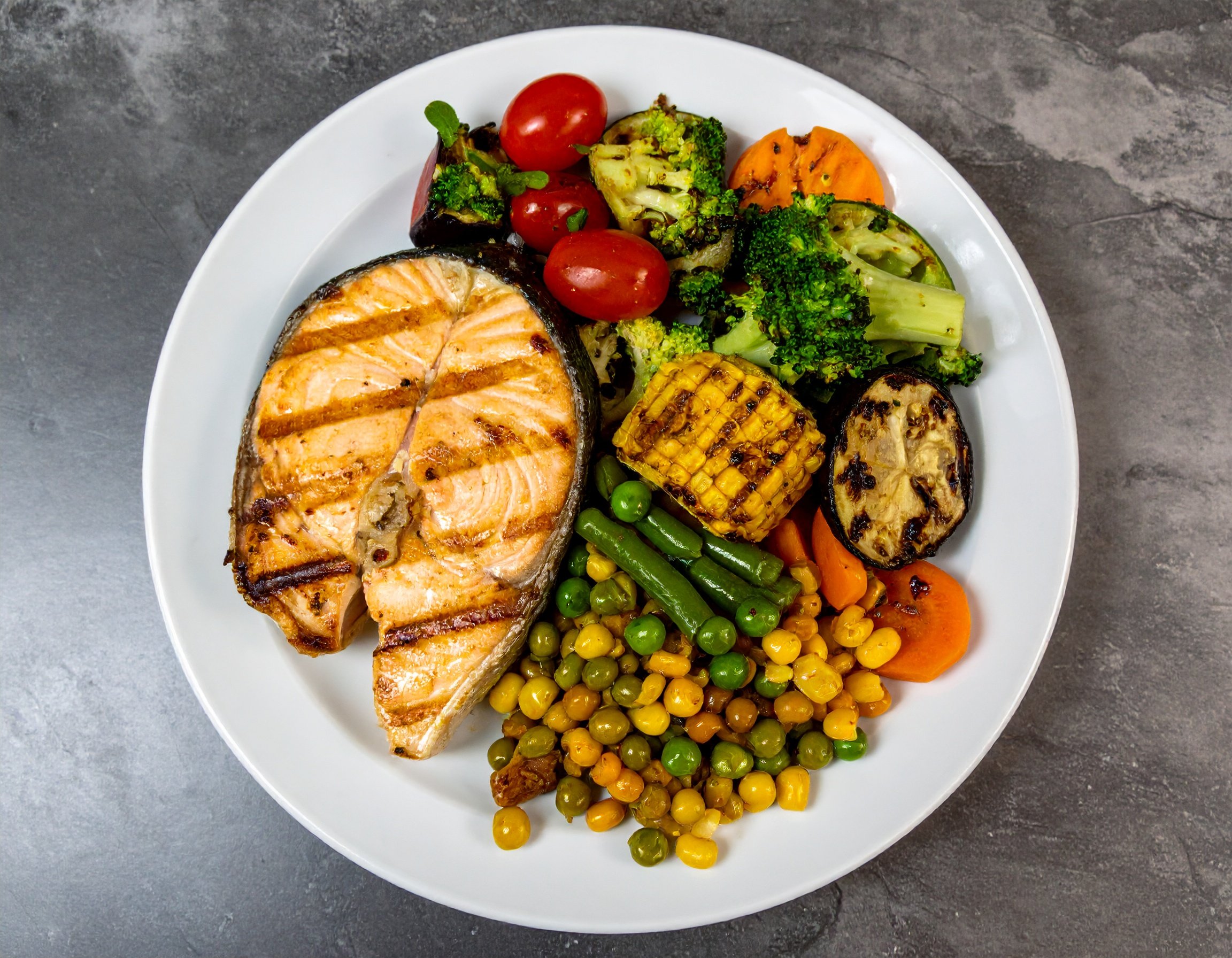 Firefly_a delicious plate of cooked Whole Foods with grilled 677113.jpg