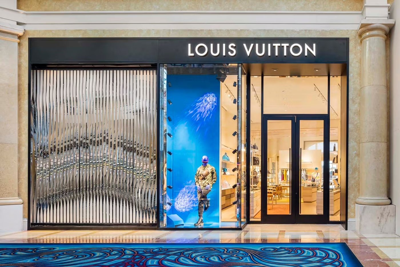 https---hypebeast.com-image-2020-07-louis-vuitton-las-vegas-bellagio-store-opening-01.jpg copy.jpg