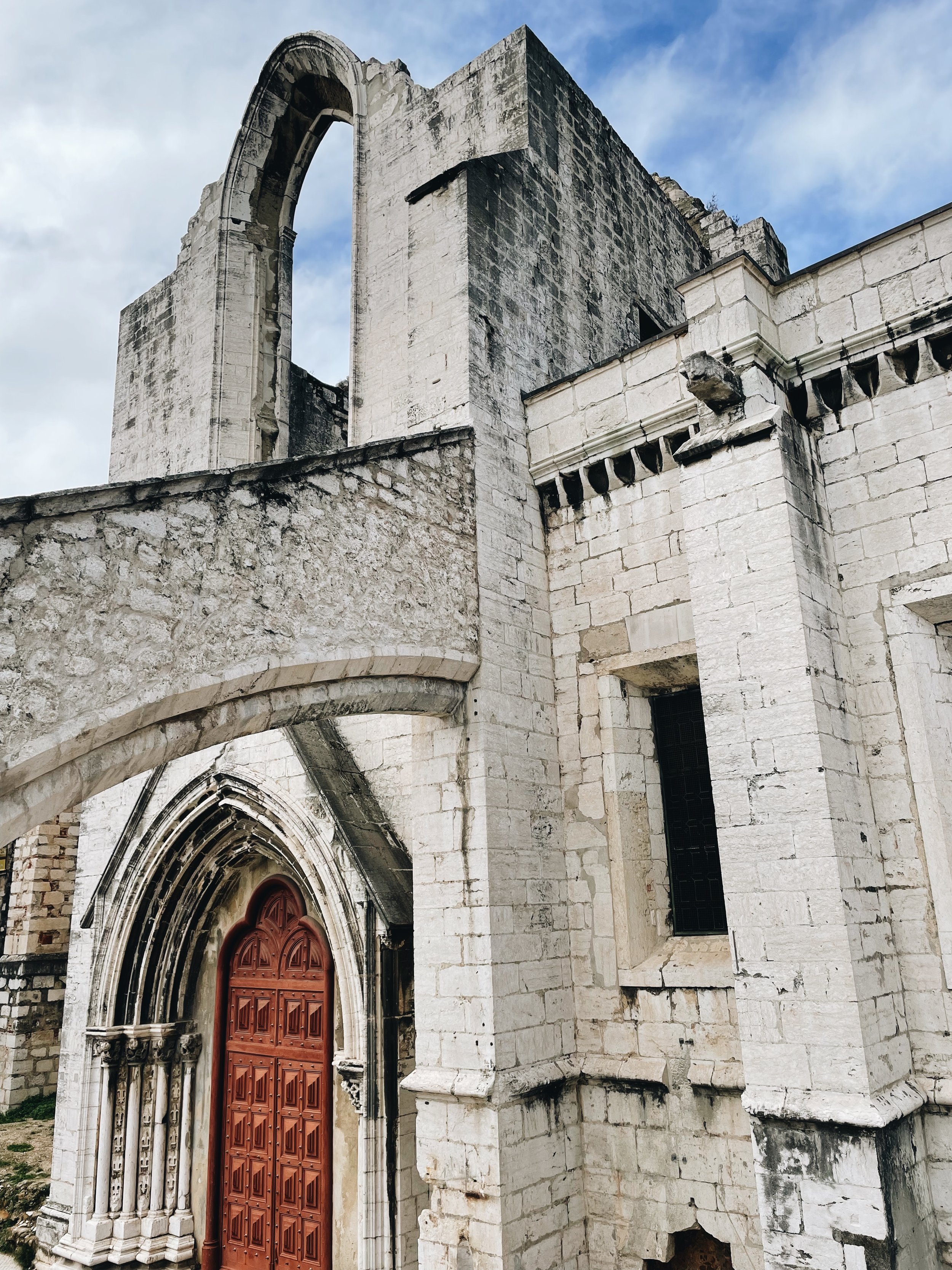 Visit Carmo Convent: Lisbon's Gothic Ruins