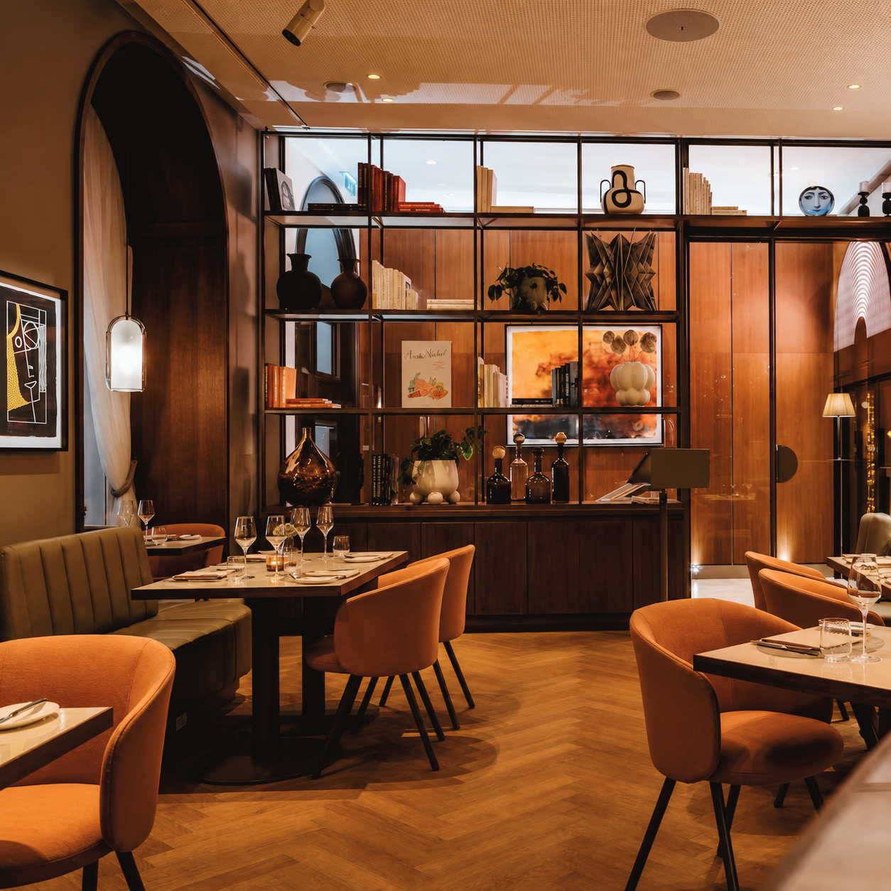 Refined restaurant and interior at Hotel Sans Souci Wien near MuseumsQuartier