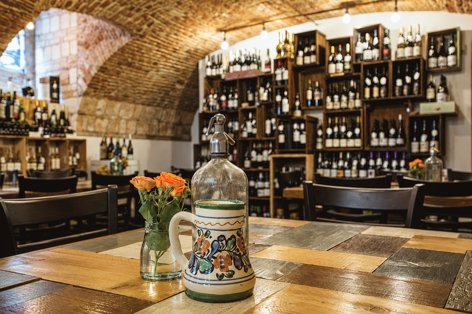 Hungarian wine tasting in Budapest featuring regional wines from Hungary’s celebrated vineyards and traditional local wine culture.