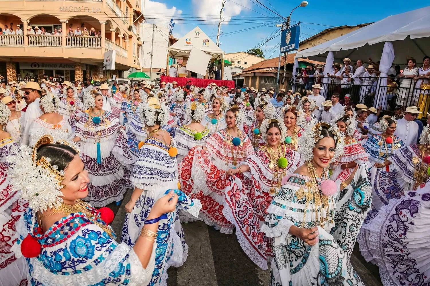 La folclorización: cuando la tradición viva se vuelve vitrina
