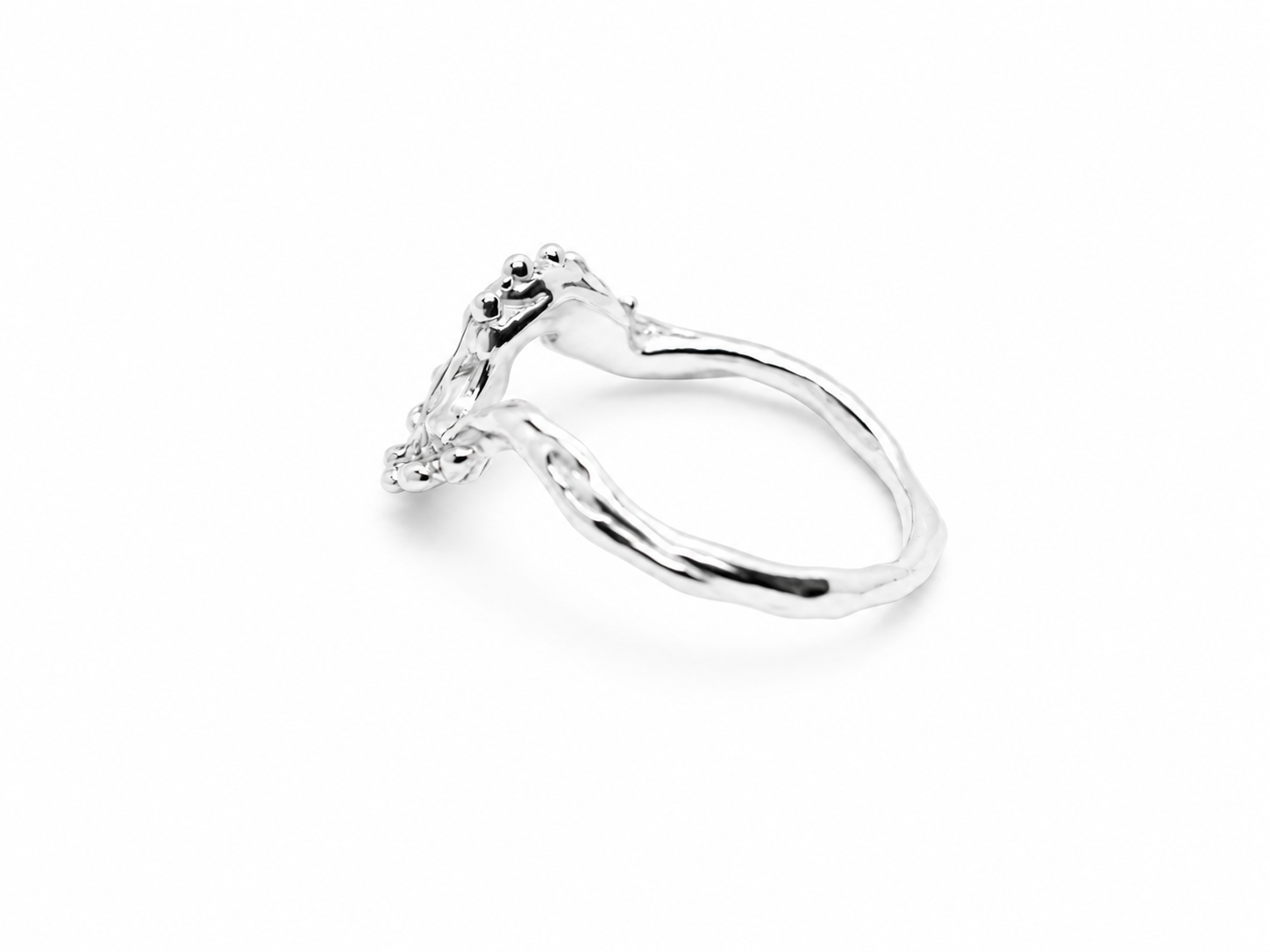 silver-dotted-wave-ring-front-v-view.png