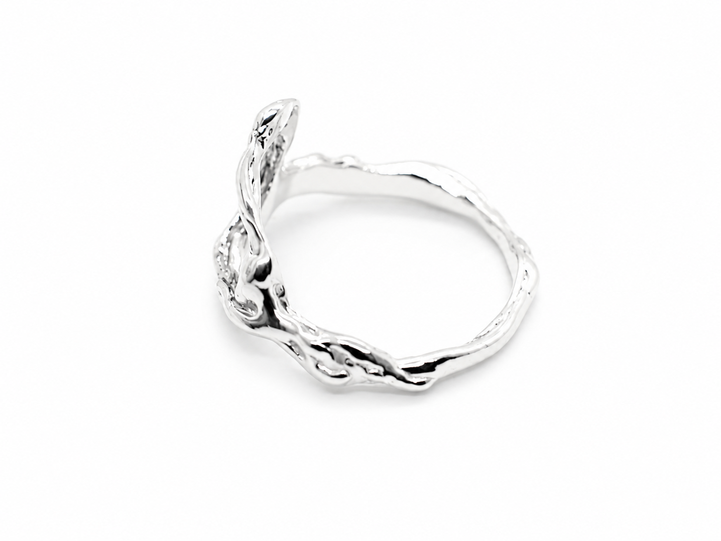 silver-thin-twig-ring-side-view.png