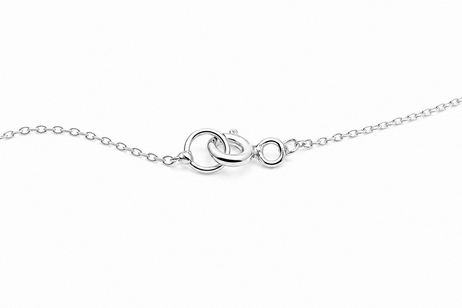 sterling-silver-cable-chain-necklace-lobster-clasp-spring-ring-close-up.png