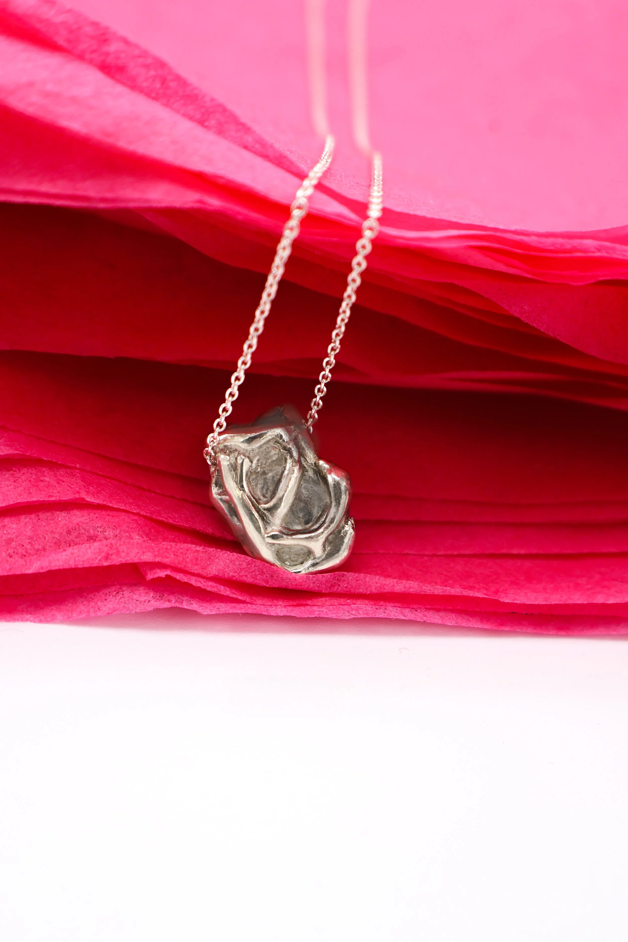 Hollow Current | Silver Necklace