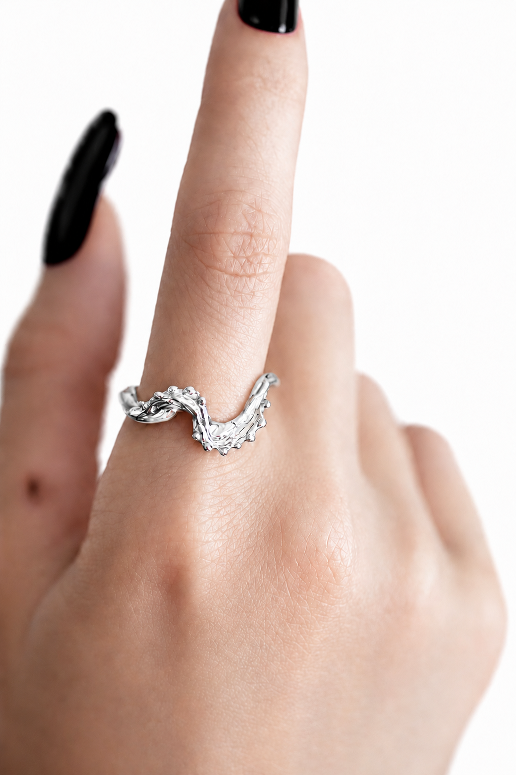 silver-wave-ring-chevron-band-close-up.png