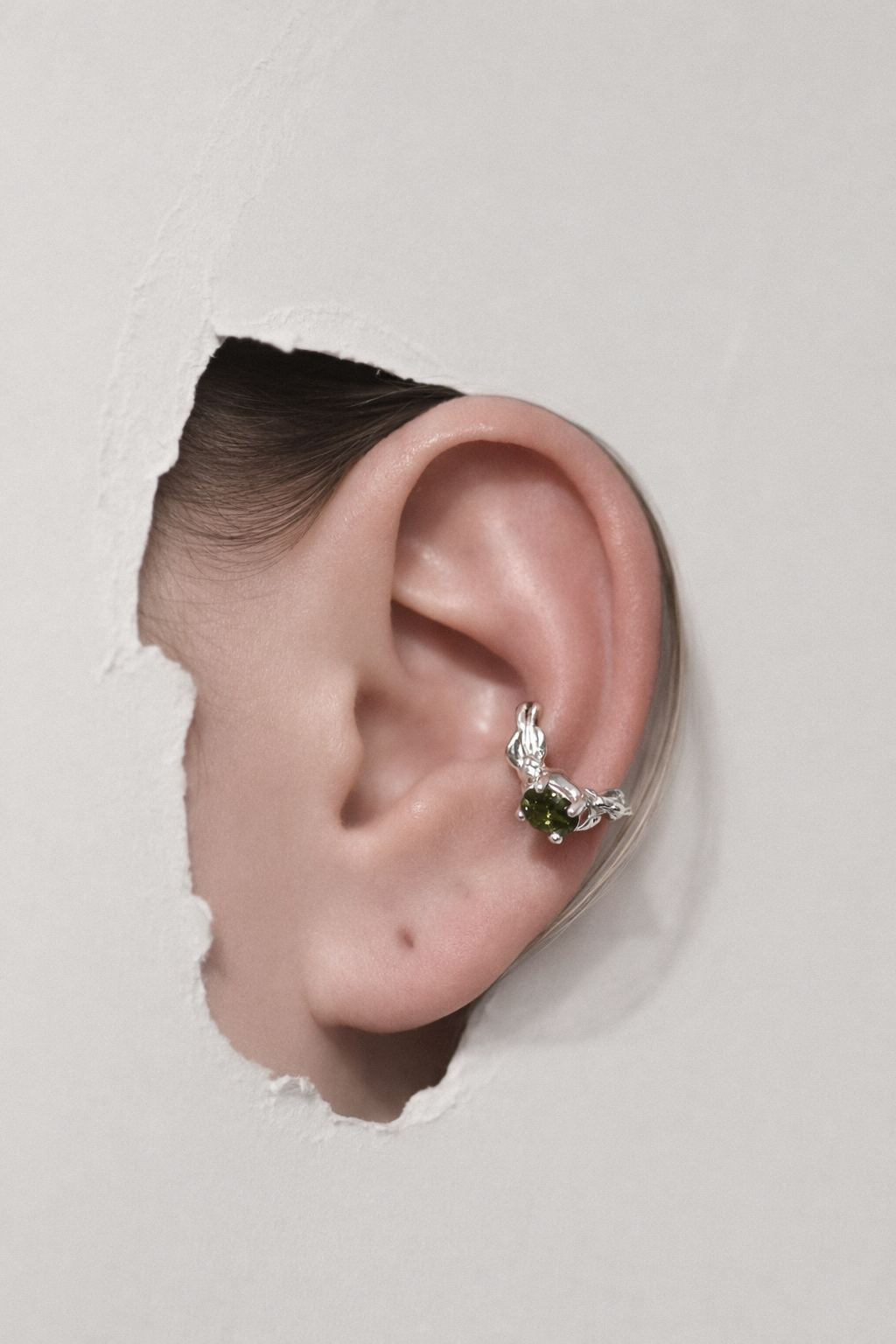 Open Hold | Silver Earcuff with Olive CZ