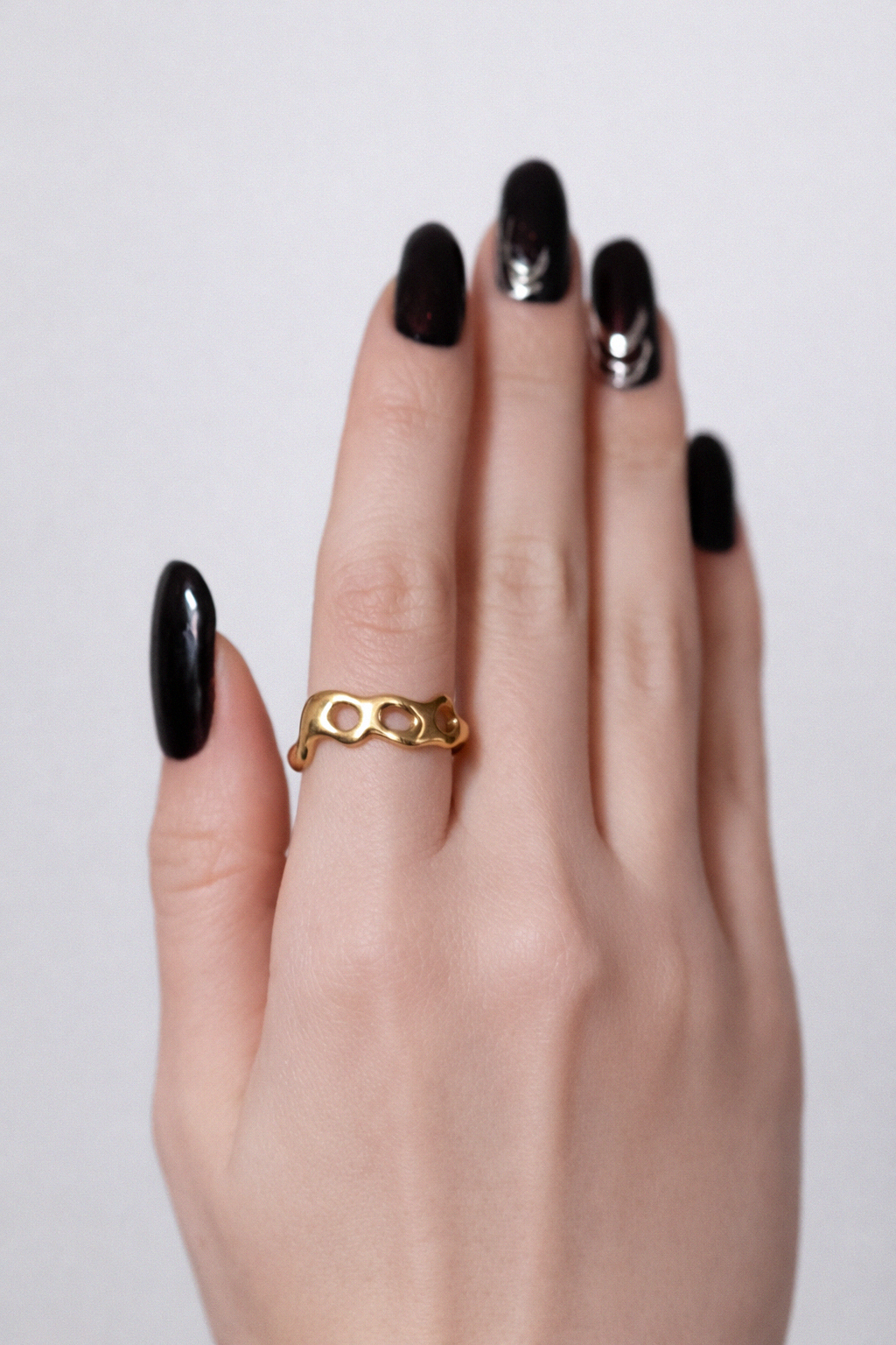 Porthole | Size 8 | Yellow Bronze Ring