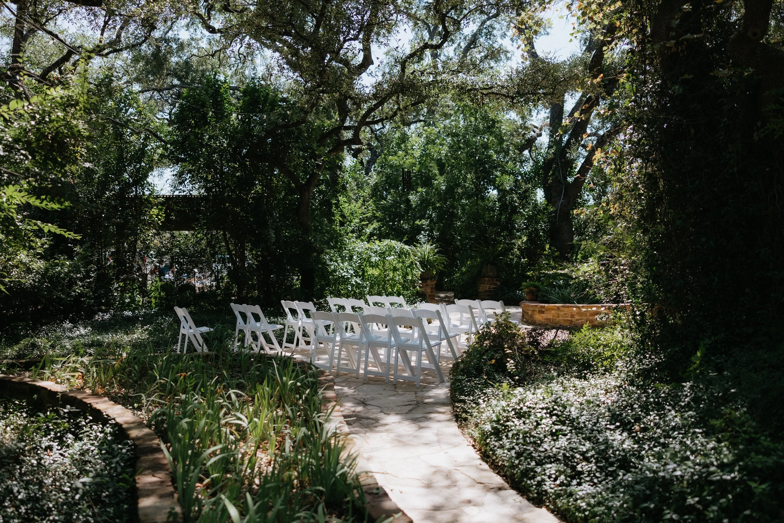Hudson Bend Ranch Courtyard Outdoor Wedding Photography Austin