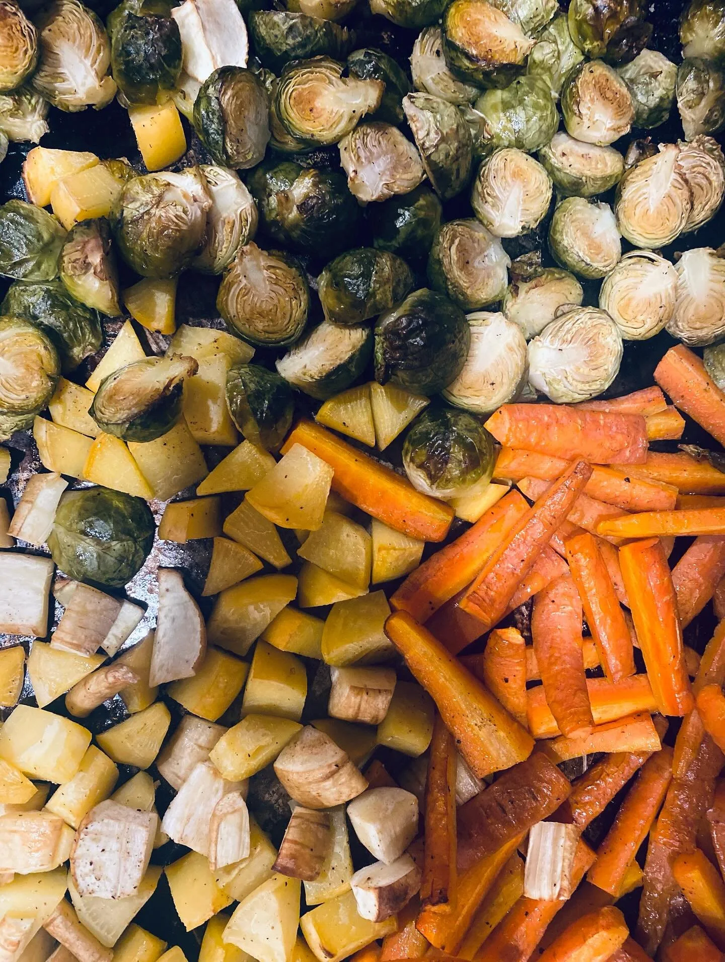 Cooking some root veggies and brussels for a quinoa bowl to trade with our friends tomorrow. Planning to pair with avocado, ch&egrave;vre and a tahini lemon dressing. I&rsquo;ll be recommending fresh greens and a poached egg on top, too! For anyone t